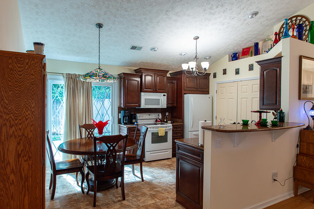 1417 Corral Way Property Photo 9