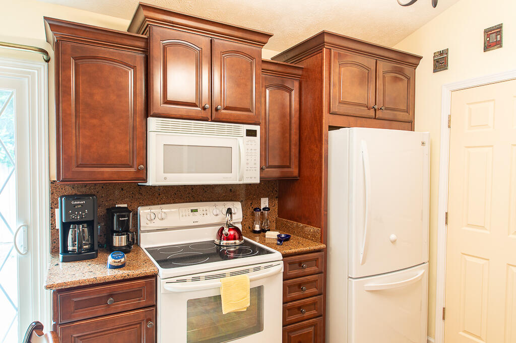 1417 Corral Way Property Photo 10