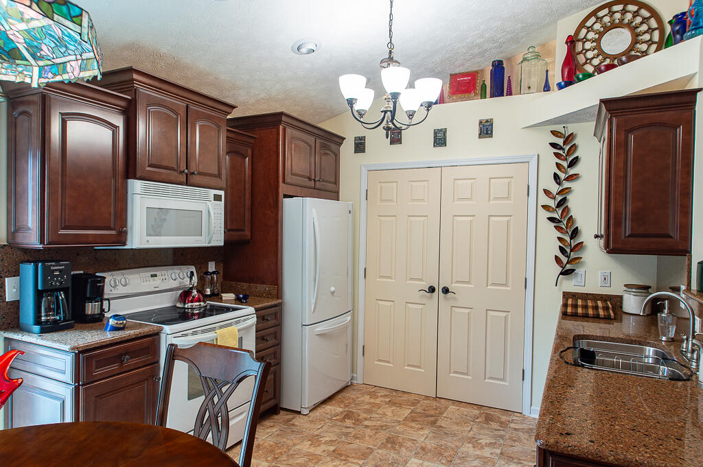 1417 Corral Way Property Photo 10
