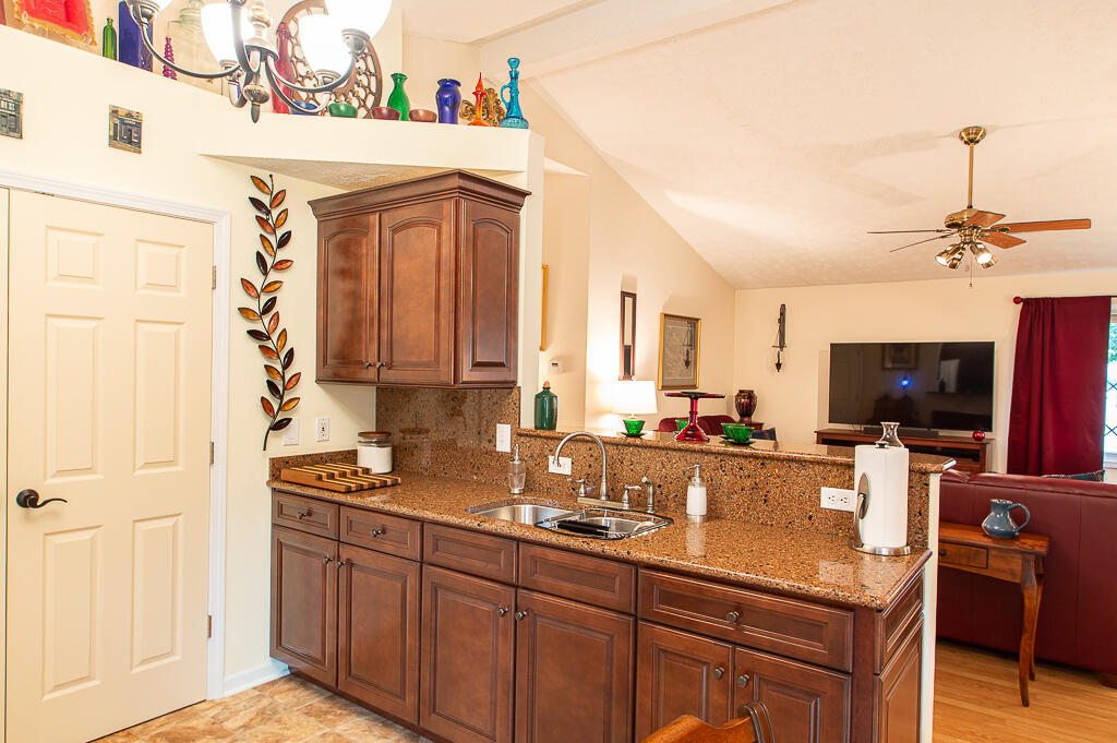 1417 Corral Way Property Photo 11