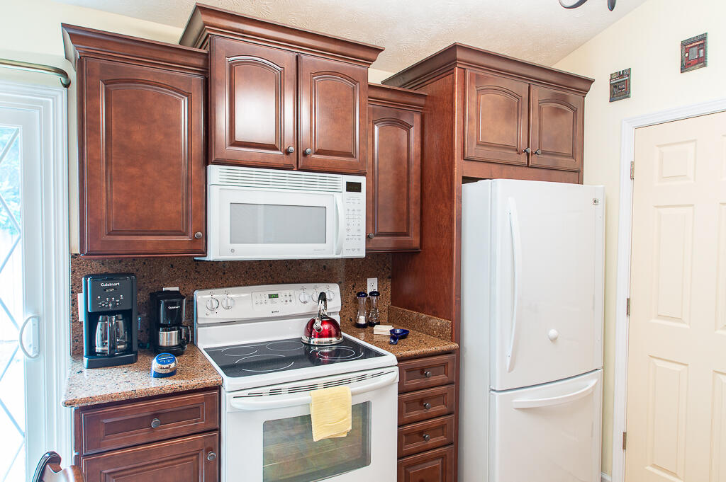 1417 Corral Way Property Photo 11