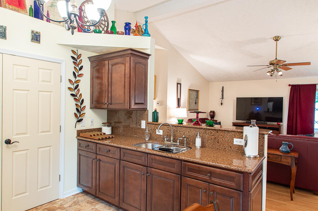 1417 Corral Way Property Photo 12