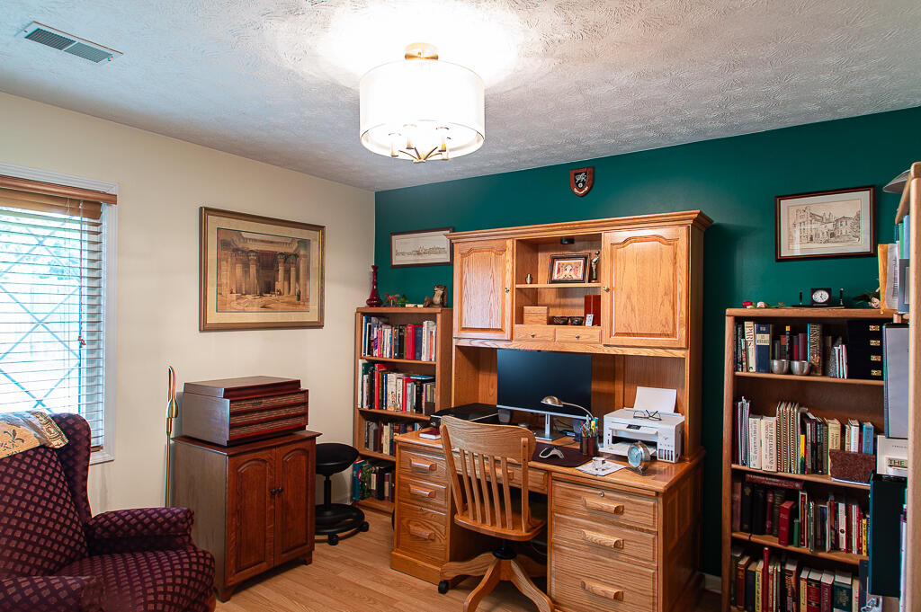 1417 Corral Way Property Photo 17