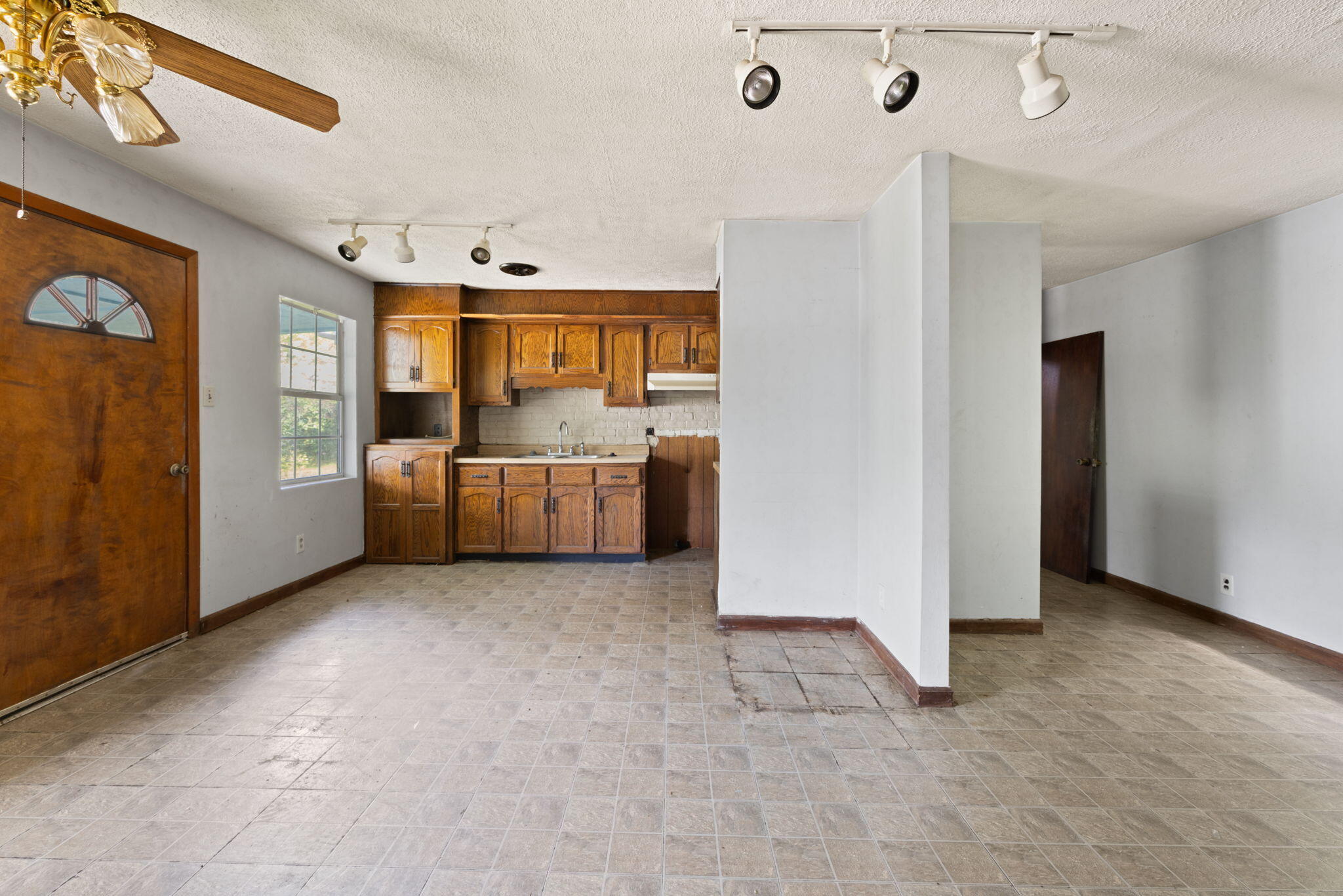 80 Pine Tree Drive Property Photo 9