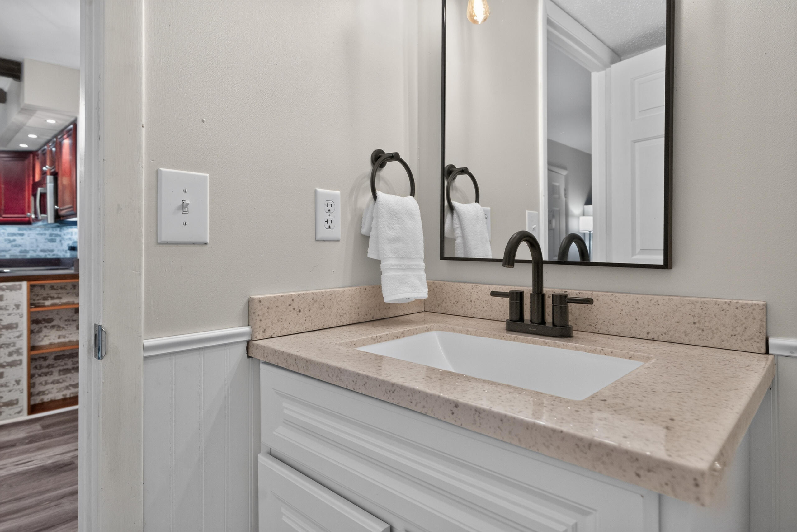 401 Redding Road 29 Property Photo 11