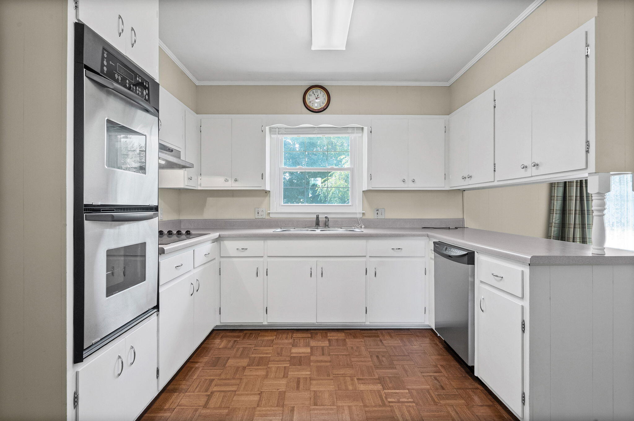 102 Donna Drive Property Photo 3