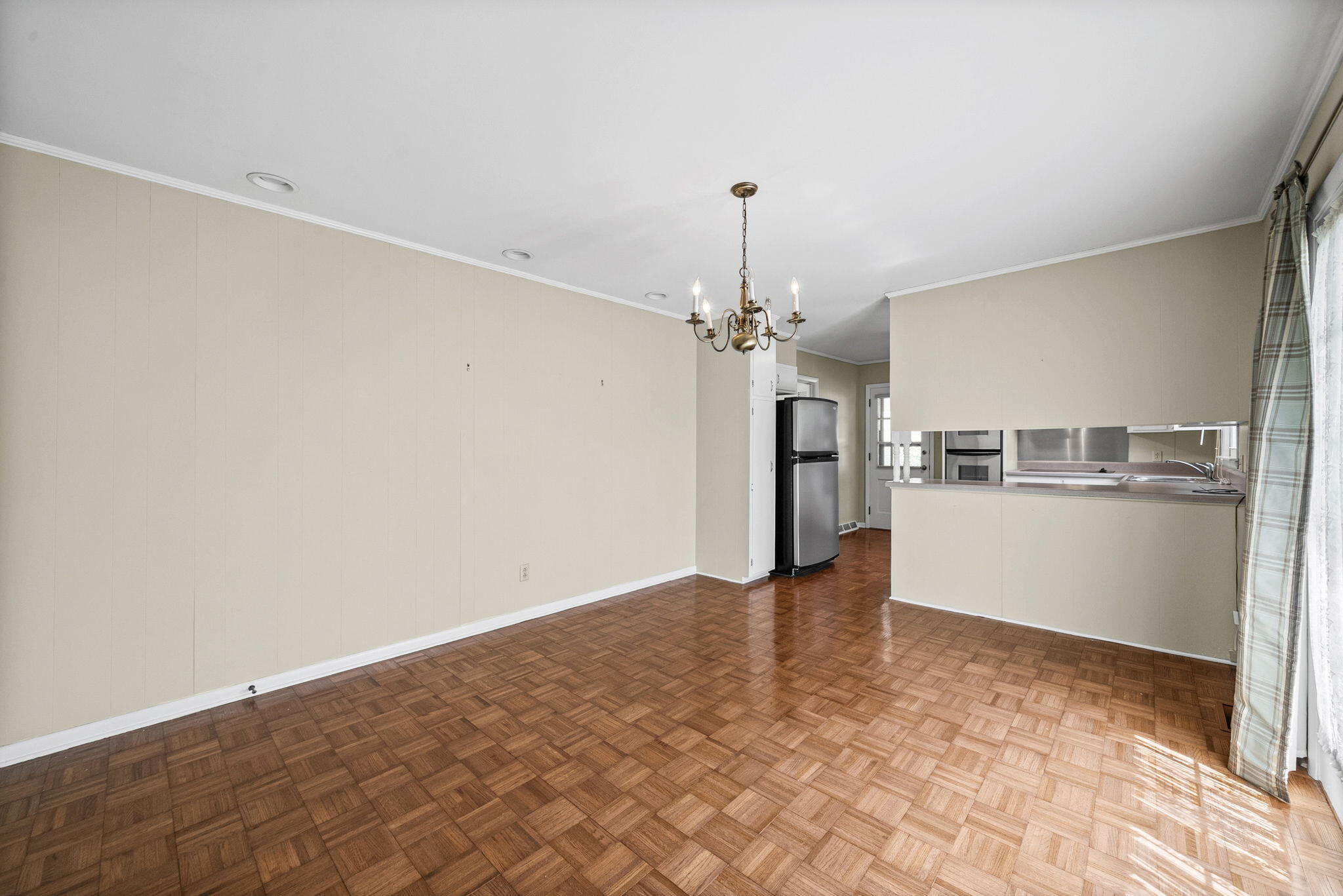 102 Donna Drive Property Photo 6