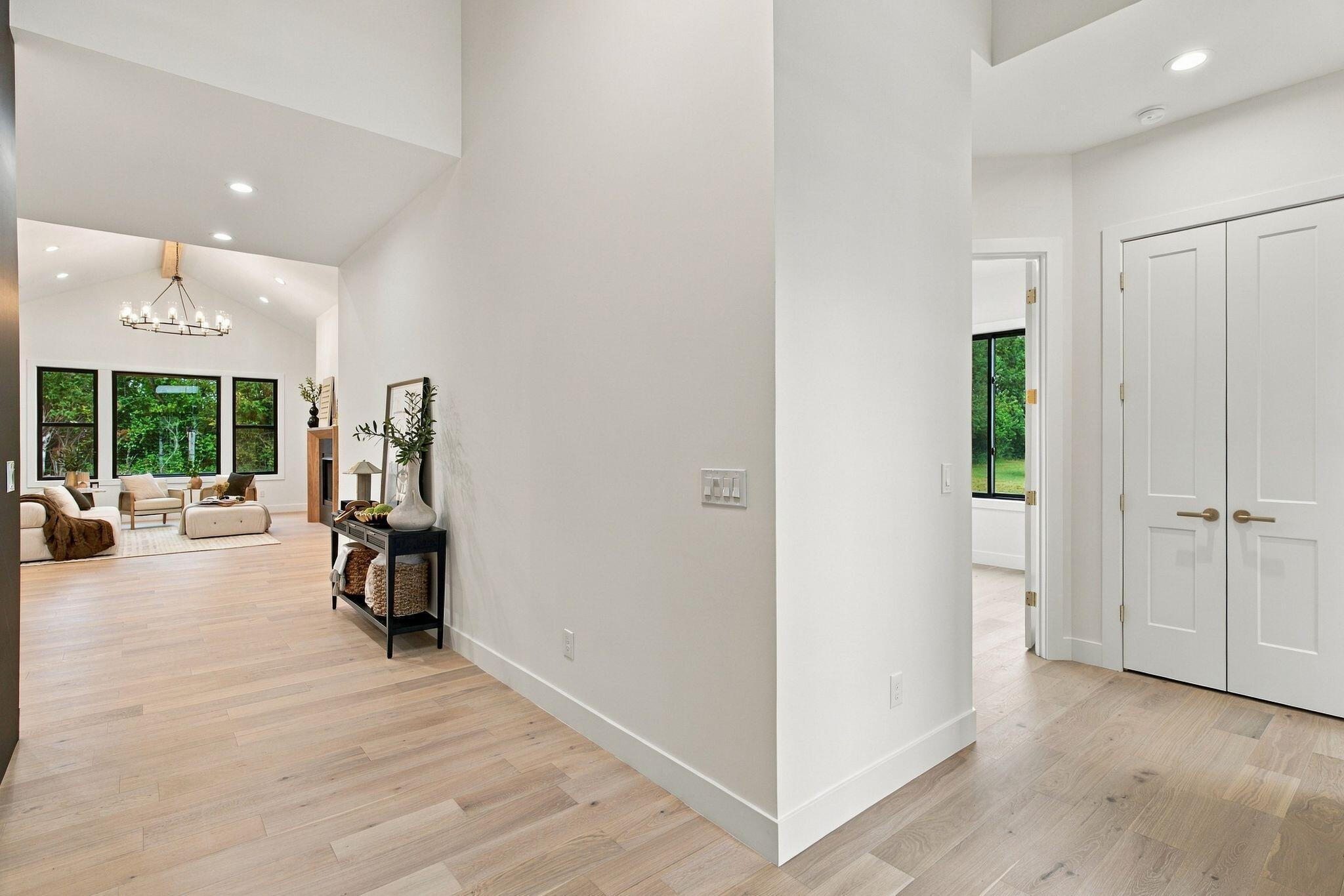 1000 Shelburne Way Property Photo 8