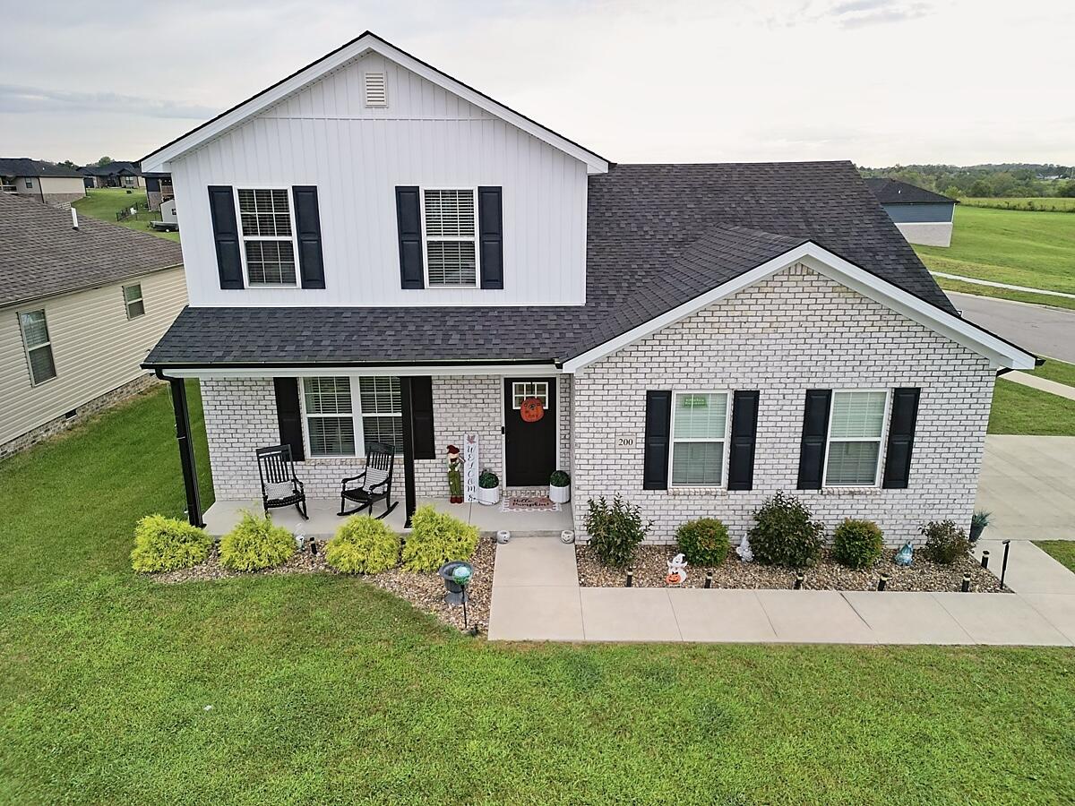 200 Brook Cove Property Photo 3