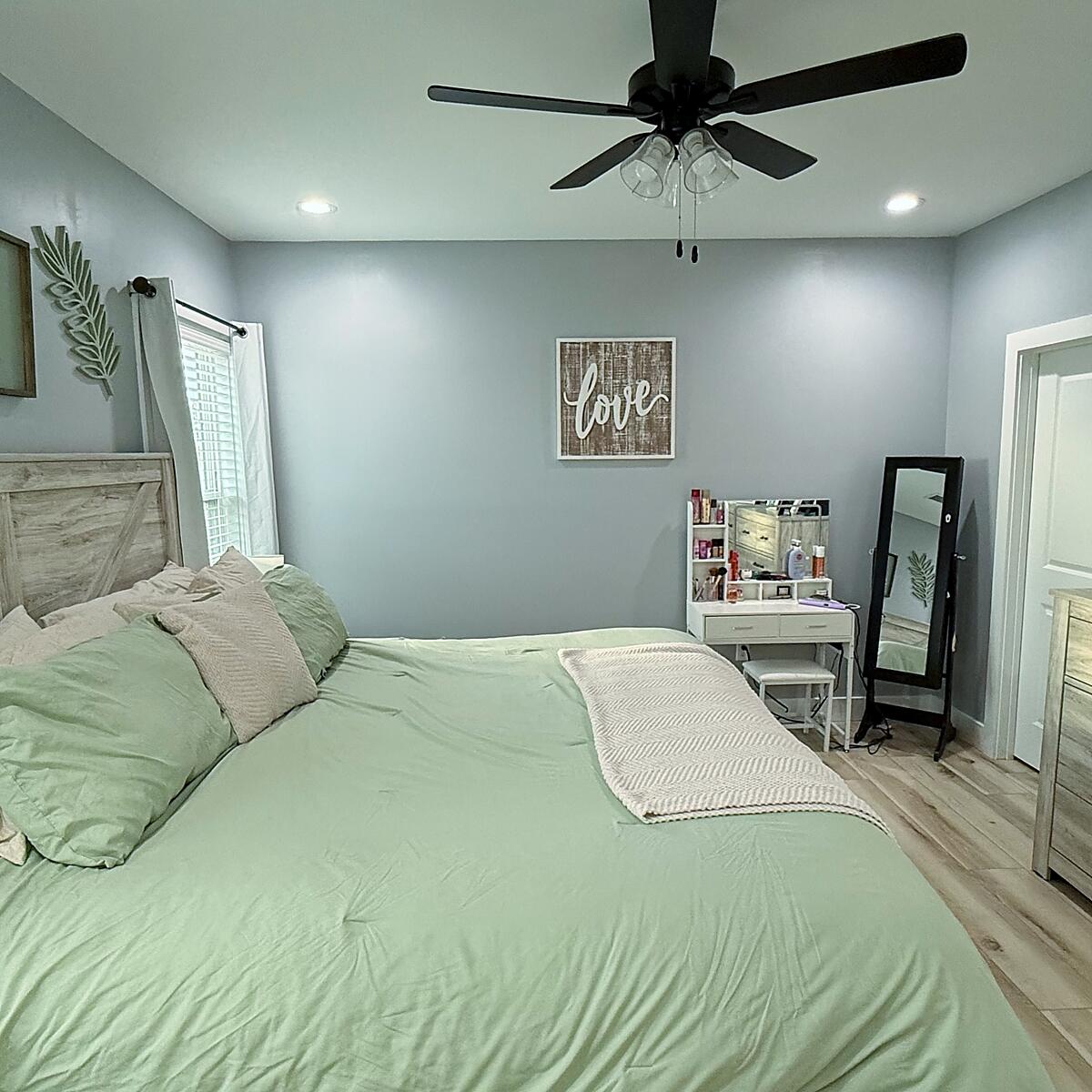 200 Brook Cove Property Photo 11