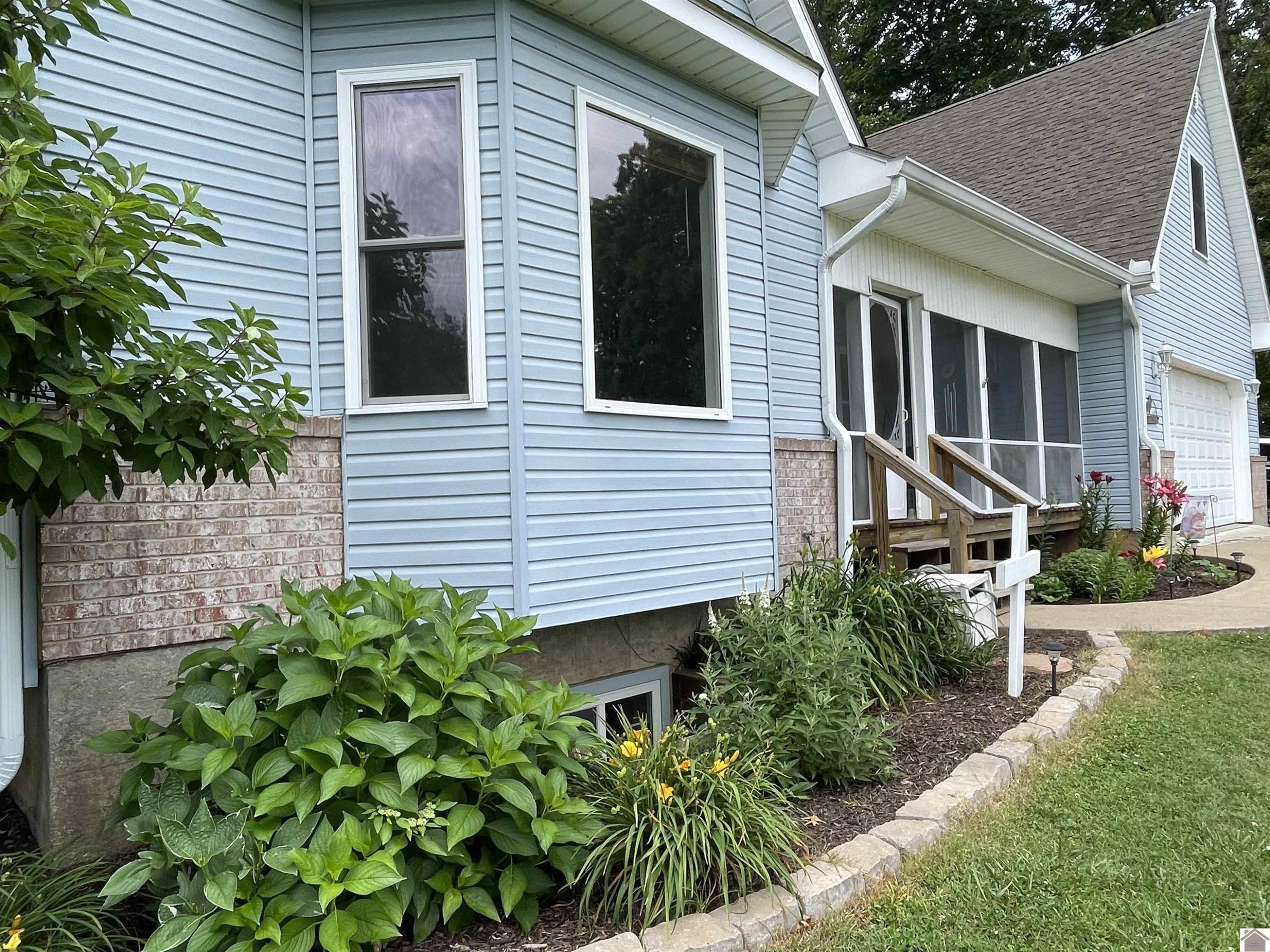 448 Bayshore Drive Property Photo 3