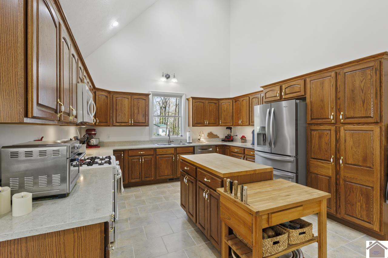 448 Bayshore Drive Property Photo 12
