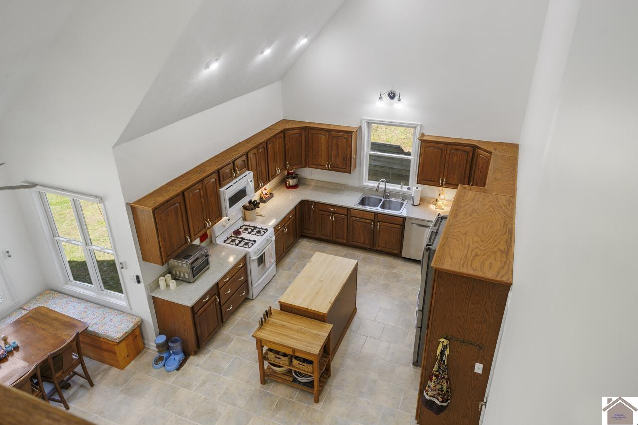 448 Bayshore Drive Property Photo 15
