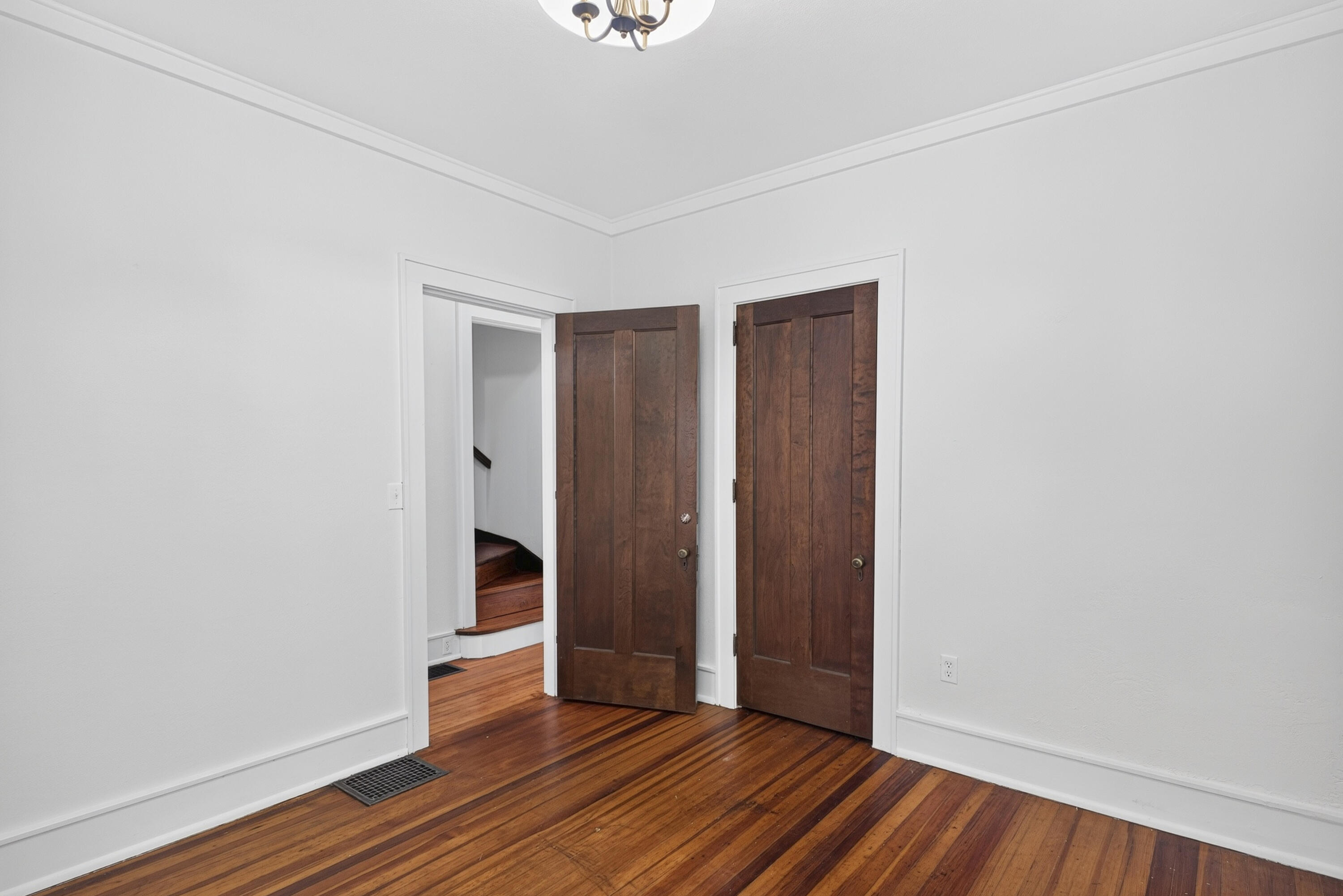 1003 Poplar Street Property Photo 25