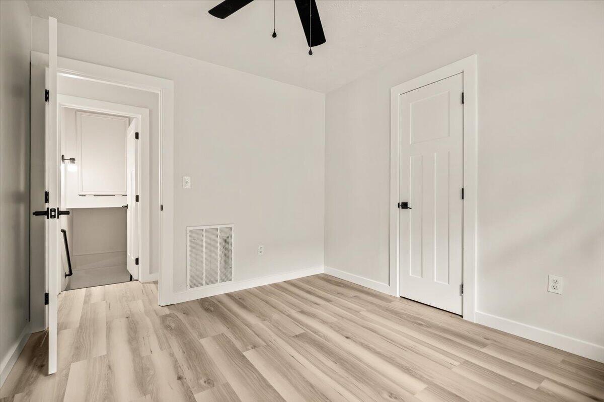 416 Oaklawn Circle Property Photo 9