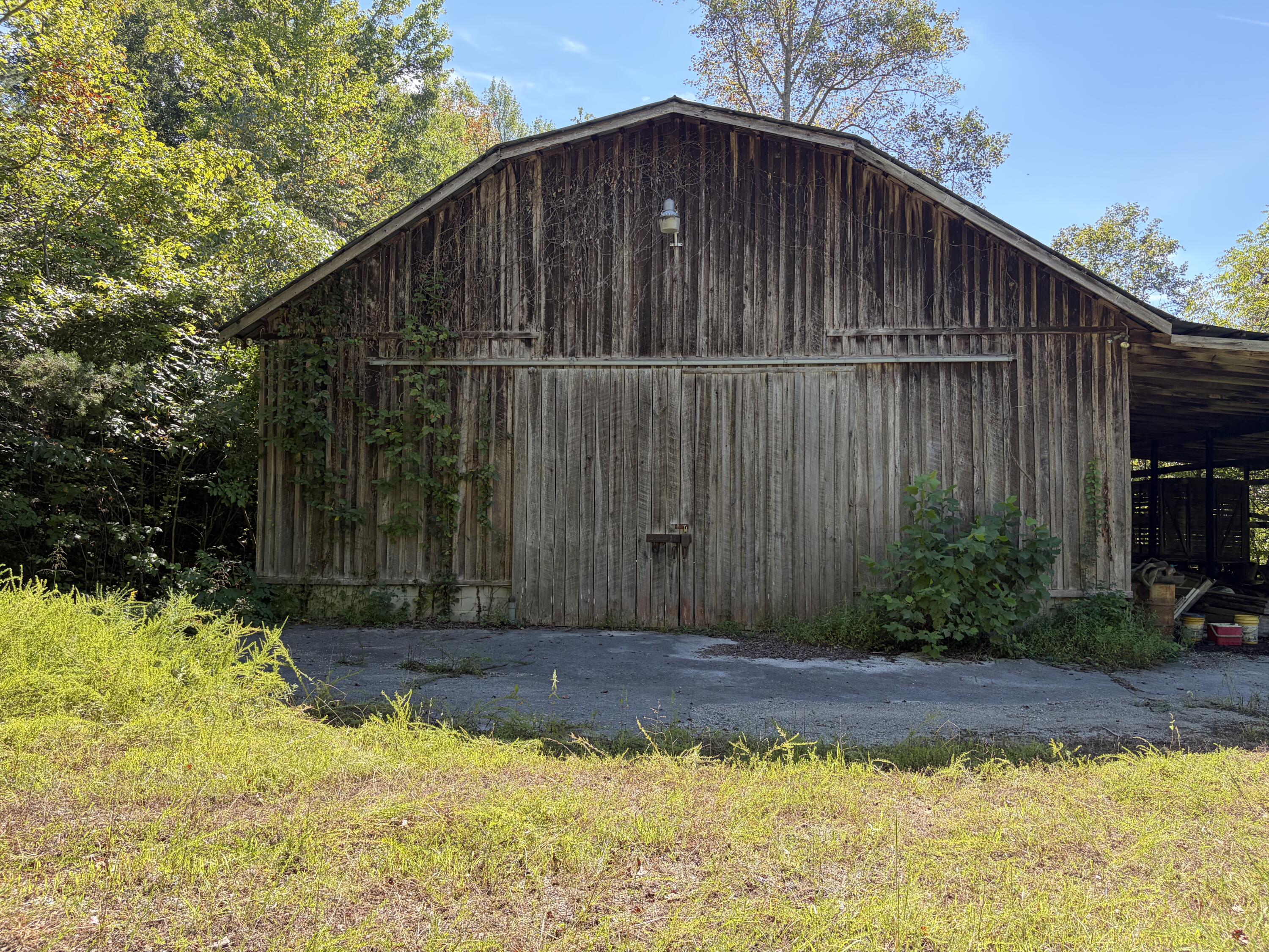 9999 Mountain View Road Property Photo 1
