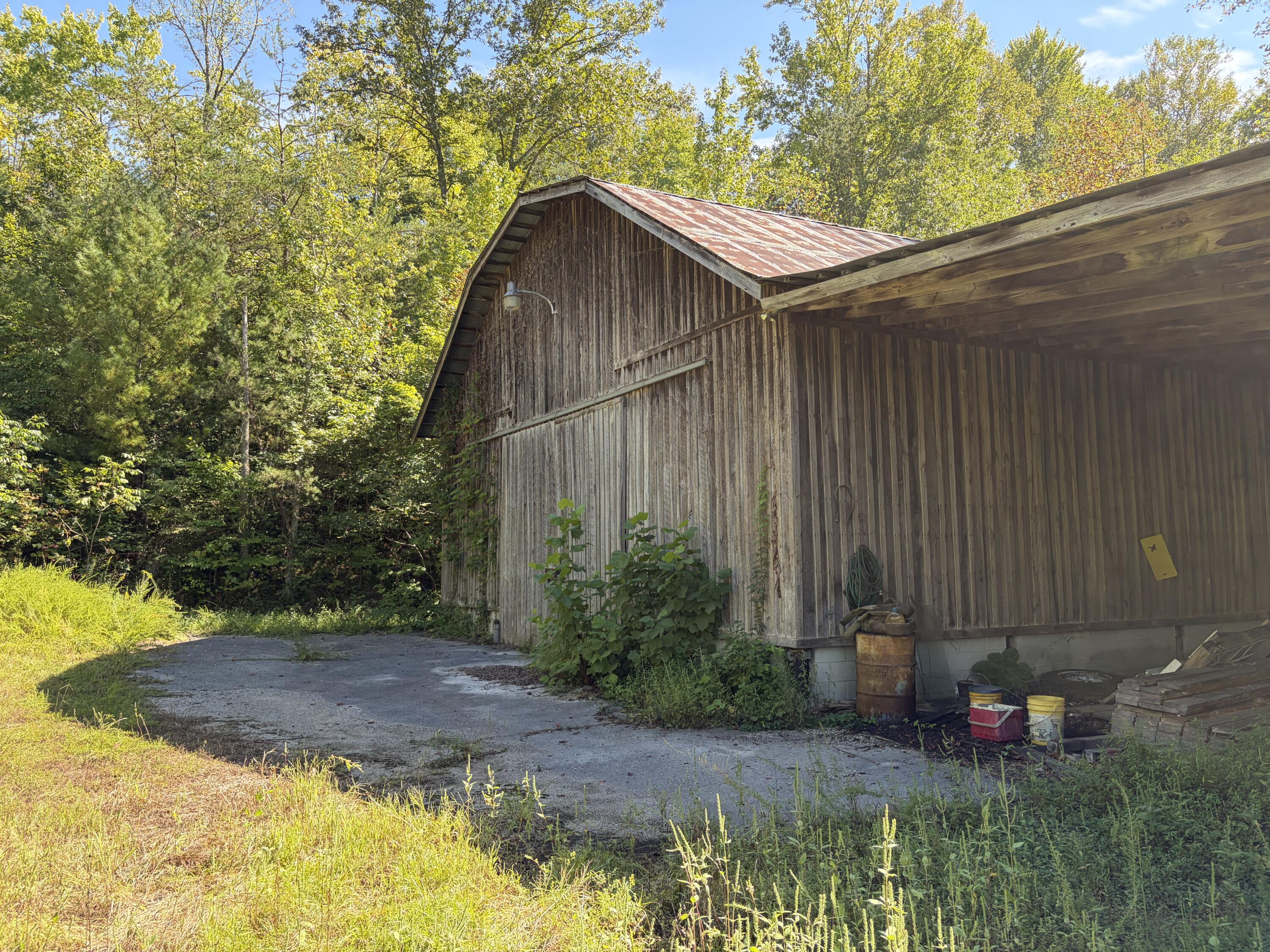 9999 Mountain View Road Property Photo 4