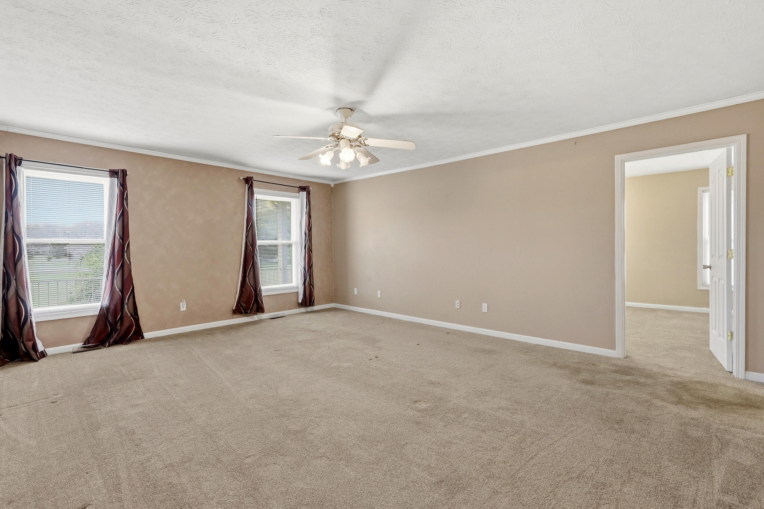 112 Hard Drive Property Photo 14