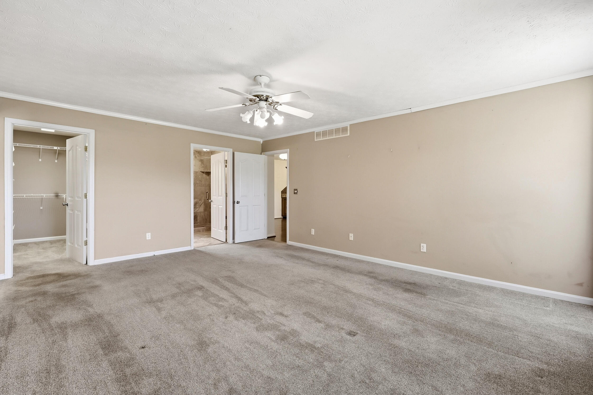 112 Hard Drive Property Photo 15