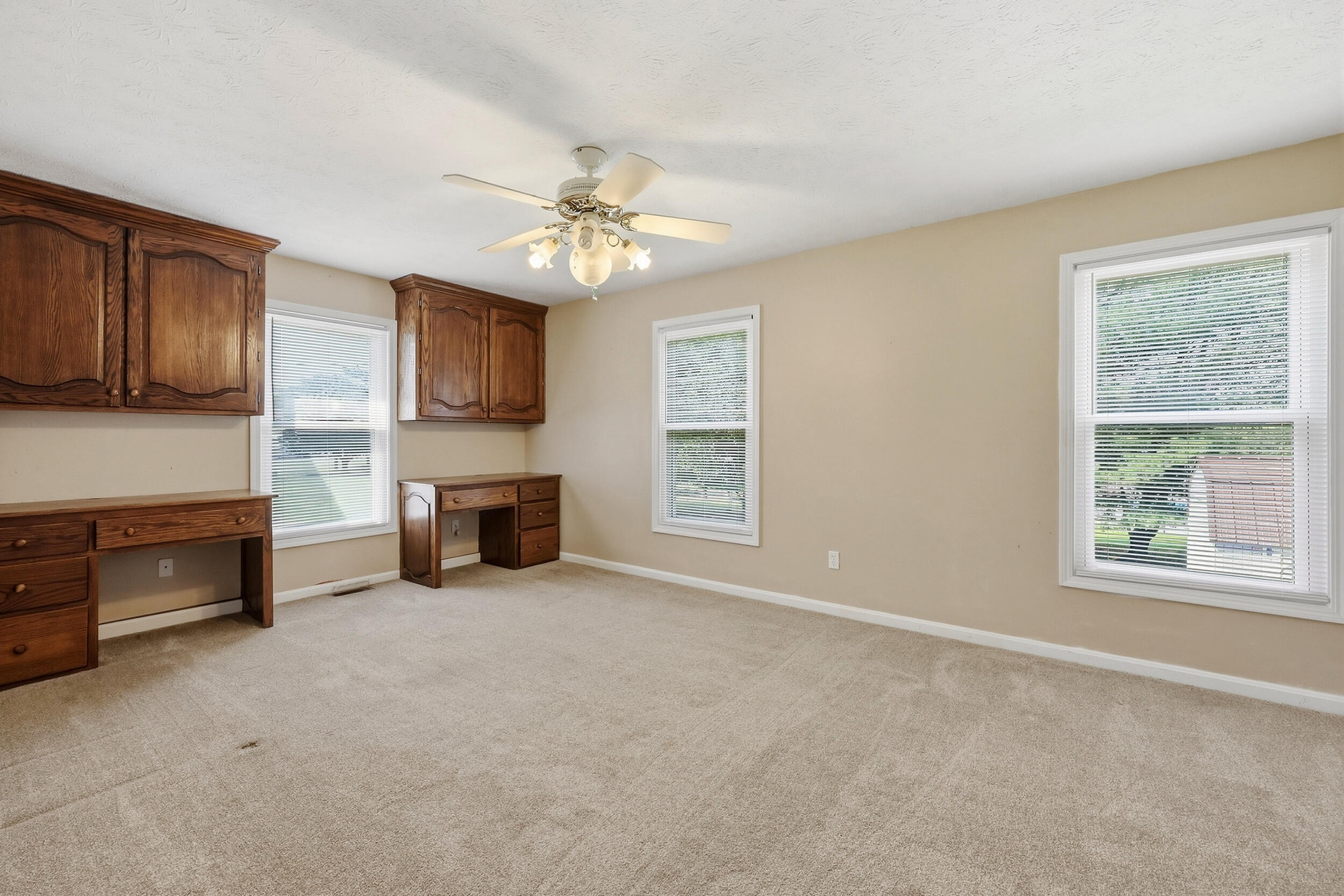112 Hard Drive Property Photo 21
