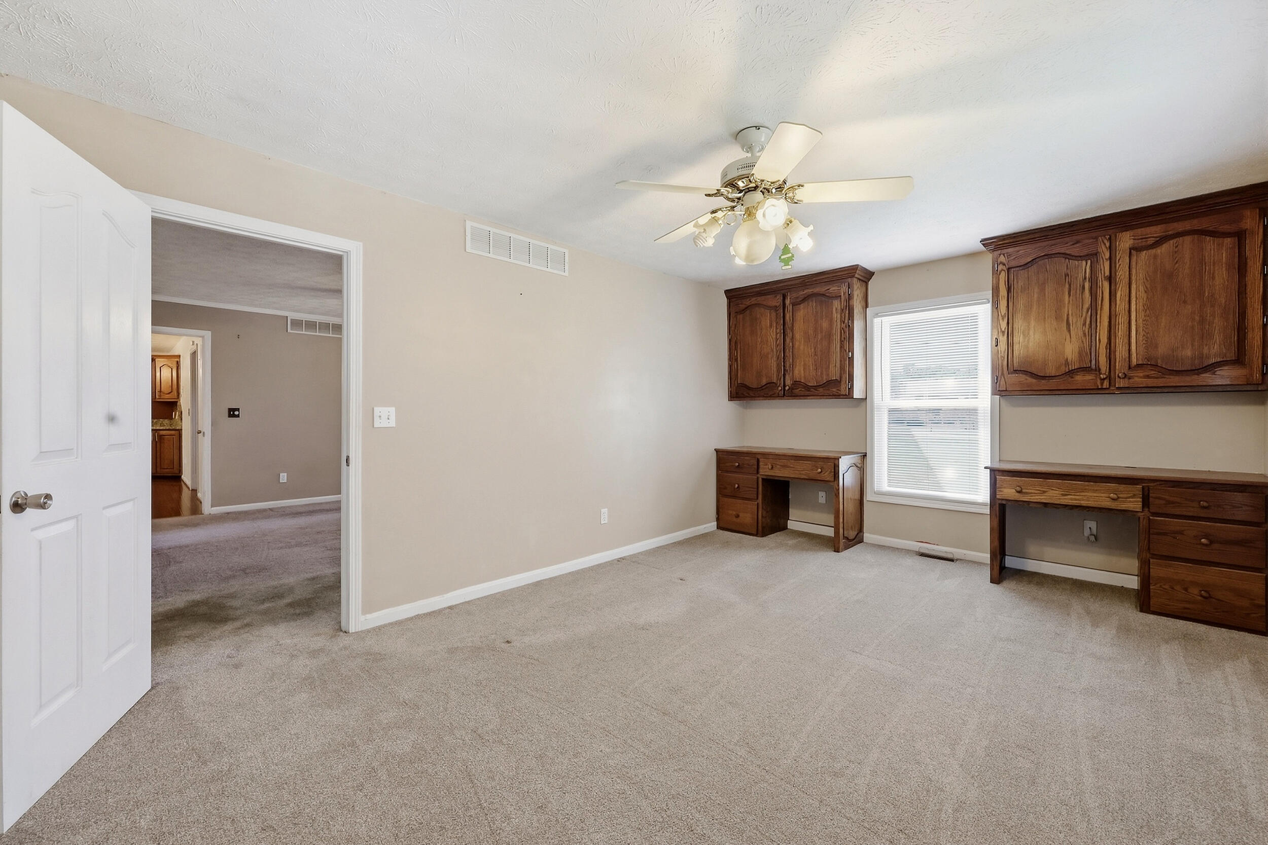 112 Hard Drive Property Photo 22