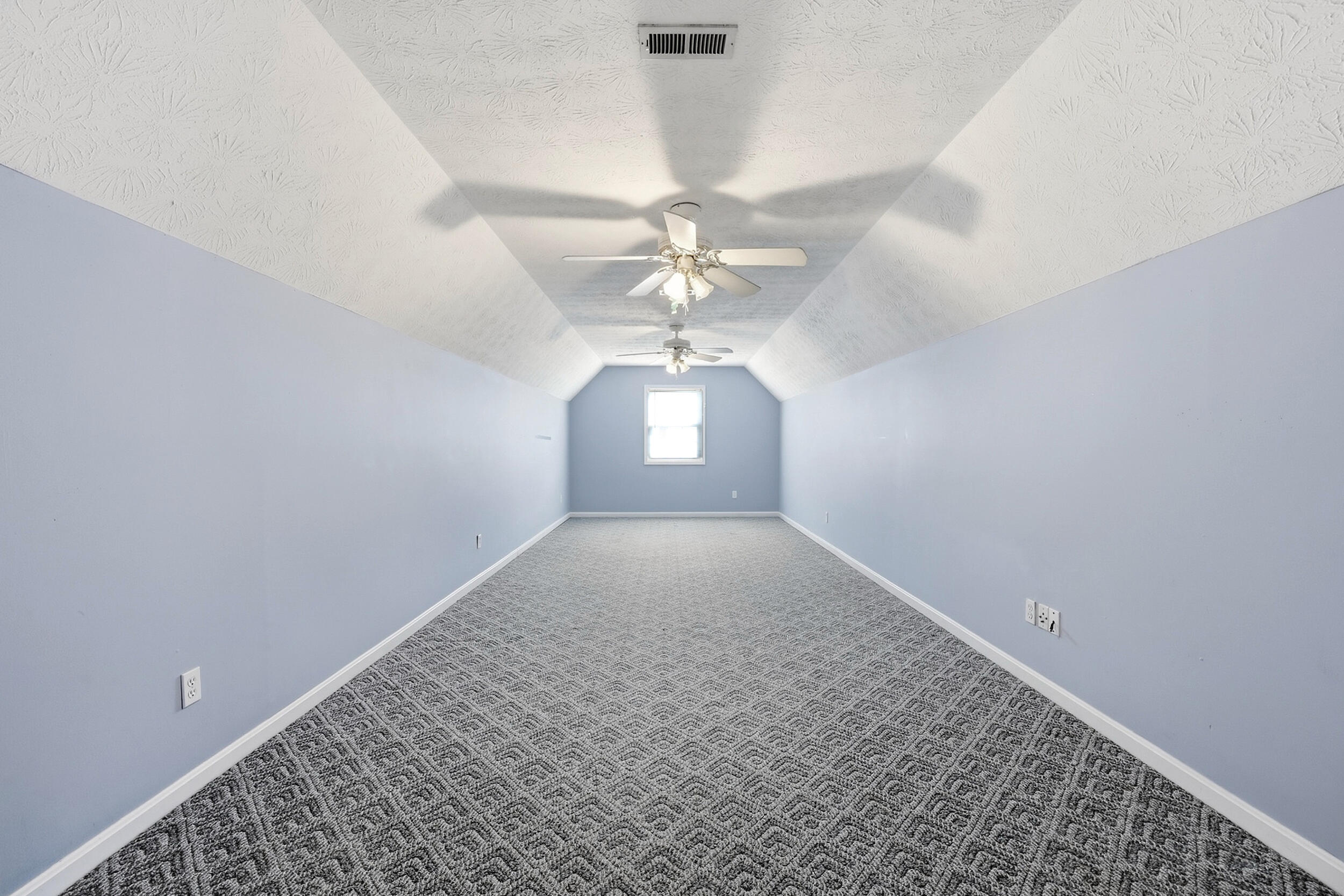 112 Hard Drive Property Photo 28