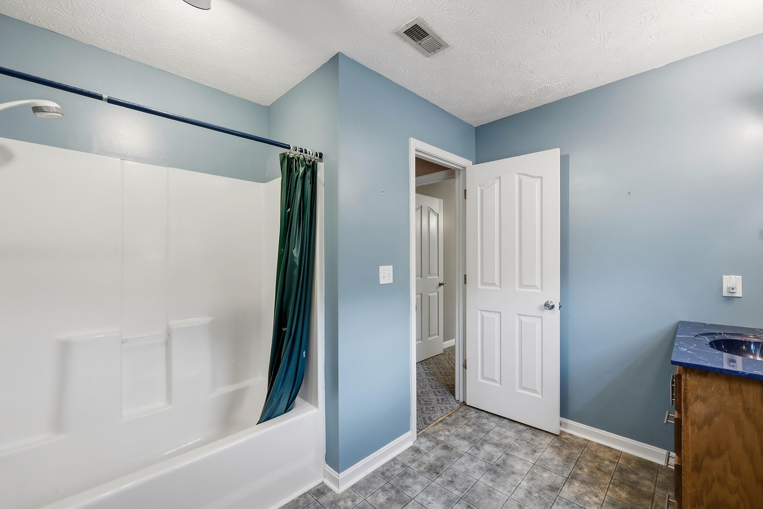 112 Hard Drive Property Photo 30