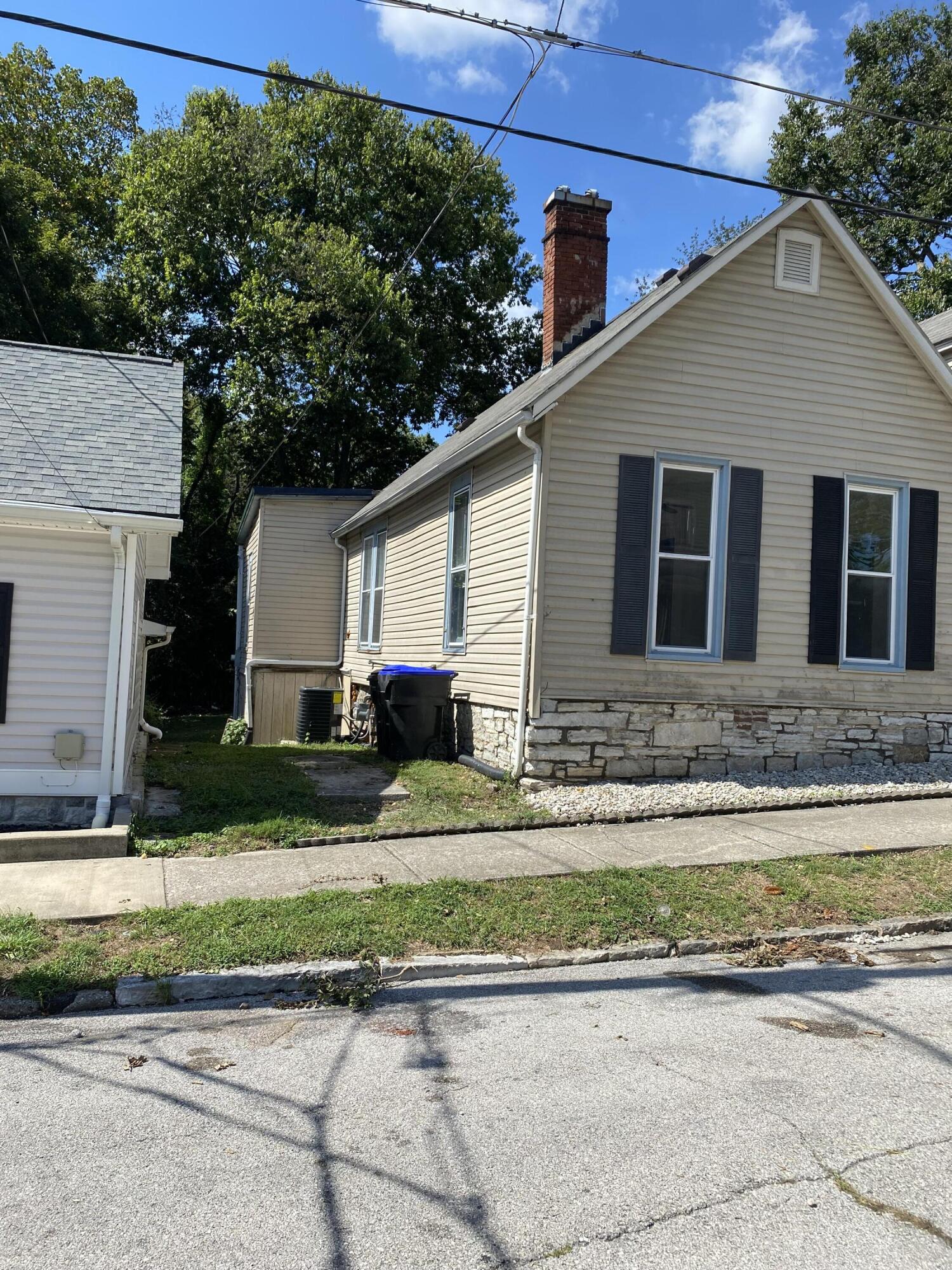 310 Steele Street Property Photo 2