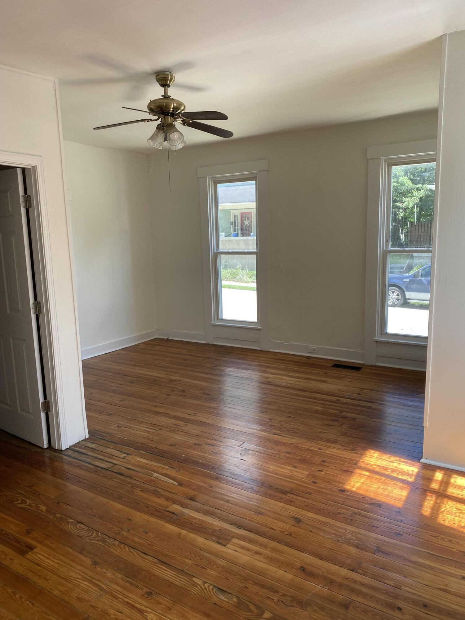 310 Steele Street Property Photo 4