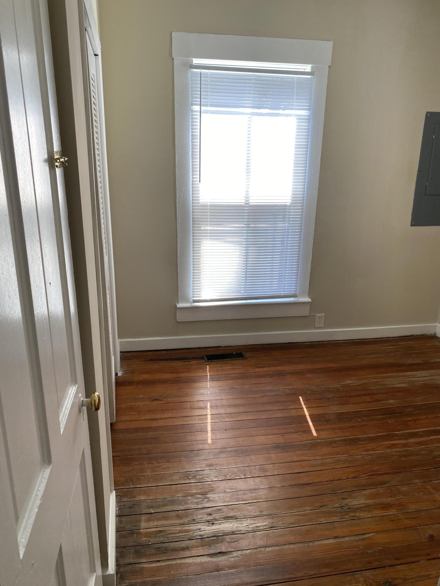 310 Steele Street Property Photo 16