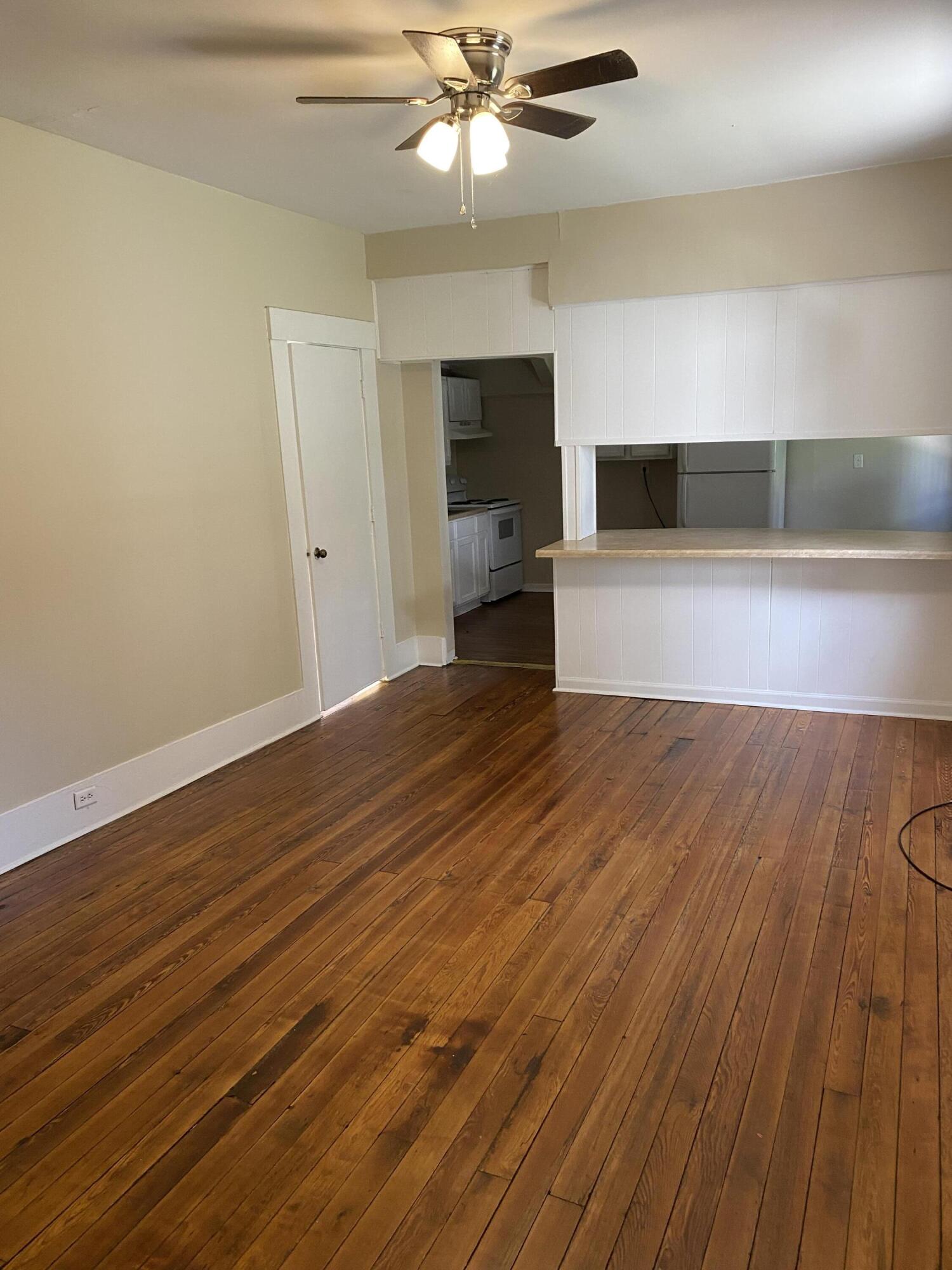 310 Steele Street Property Photo 23