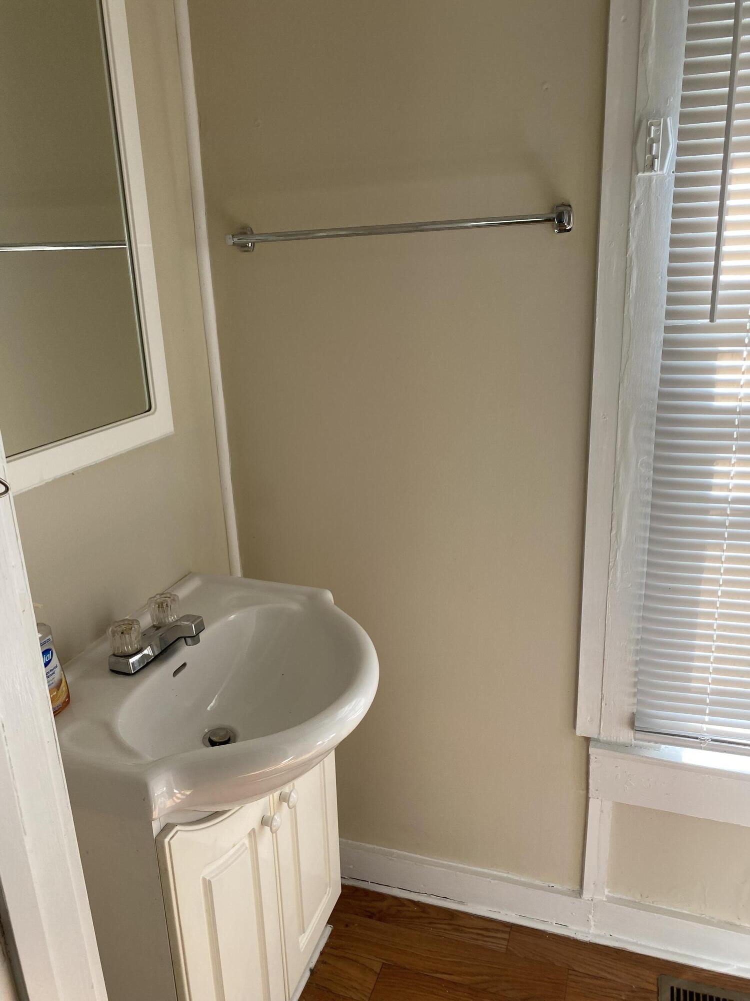 310 Steele Street Property Photo 28