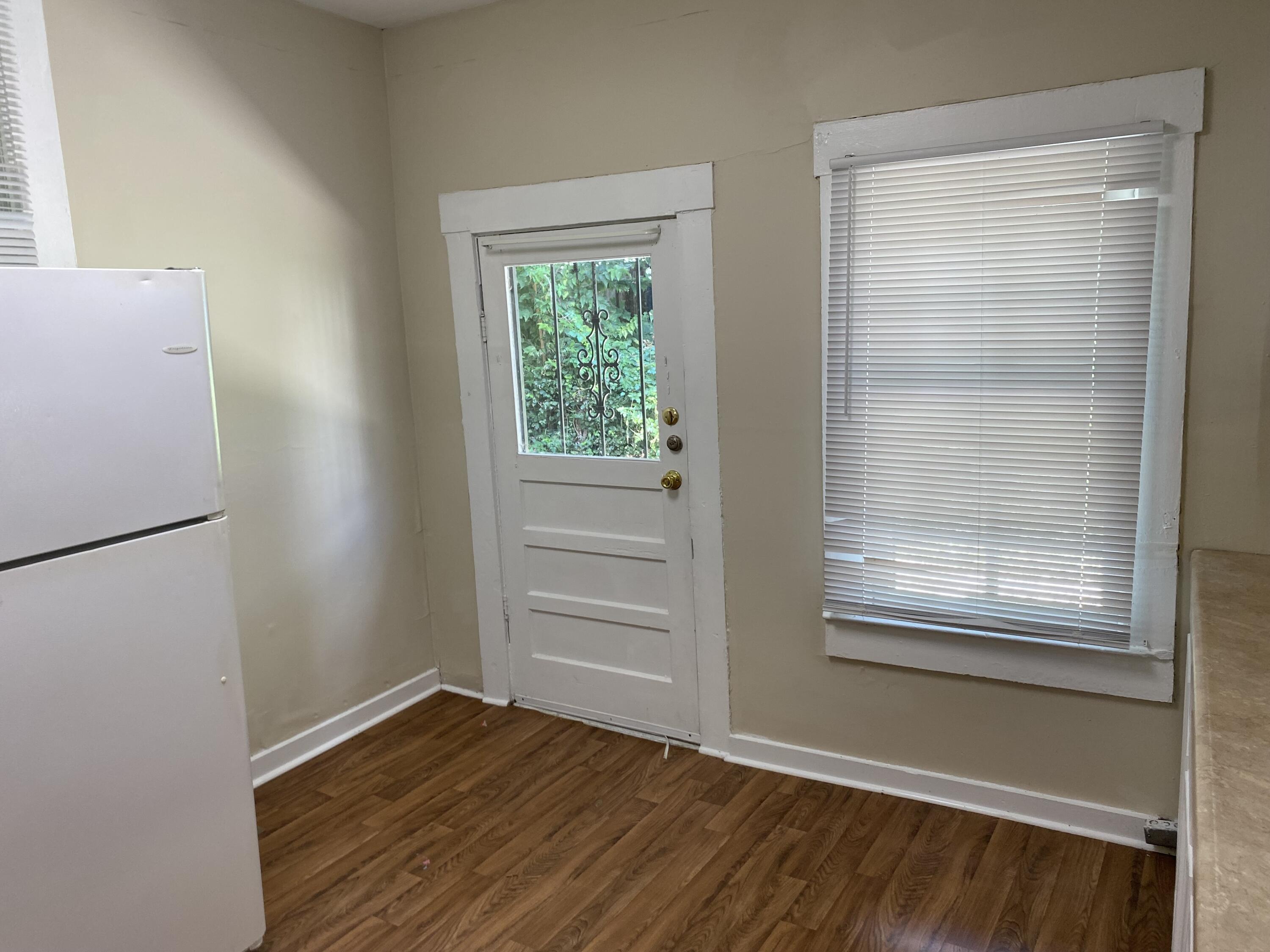 310 Steele Street Property Photo 29