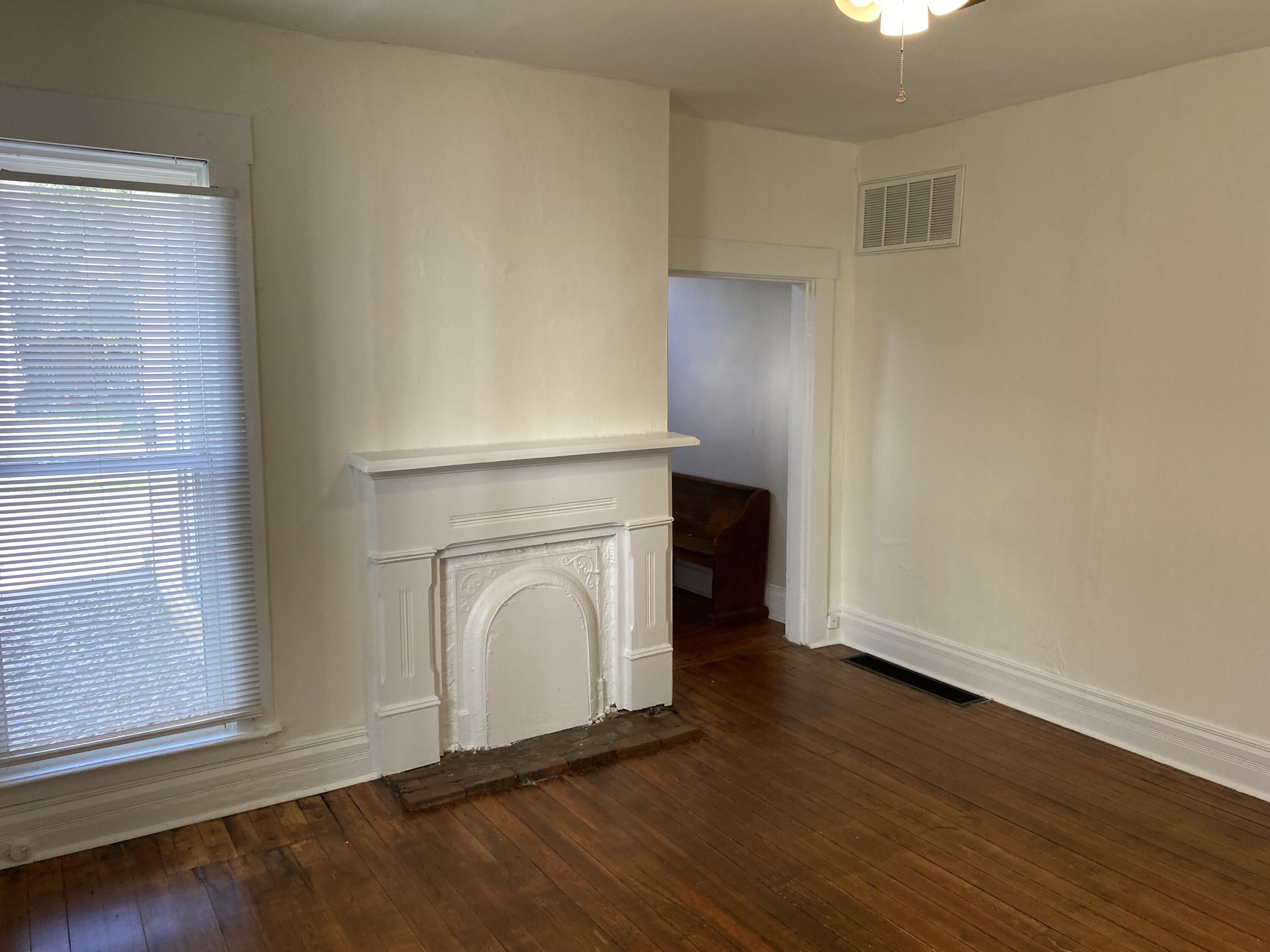 310 Steele Street Property Photo 35