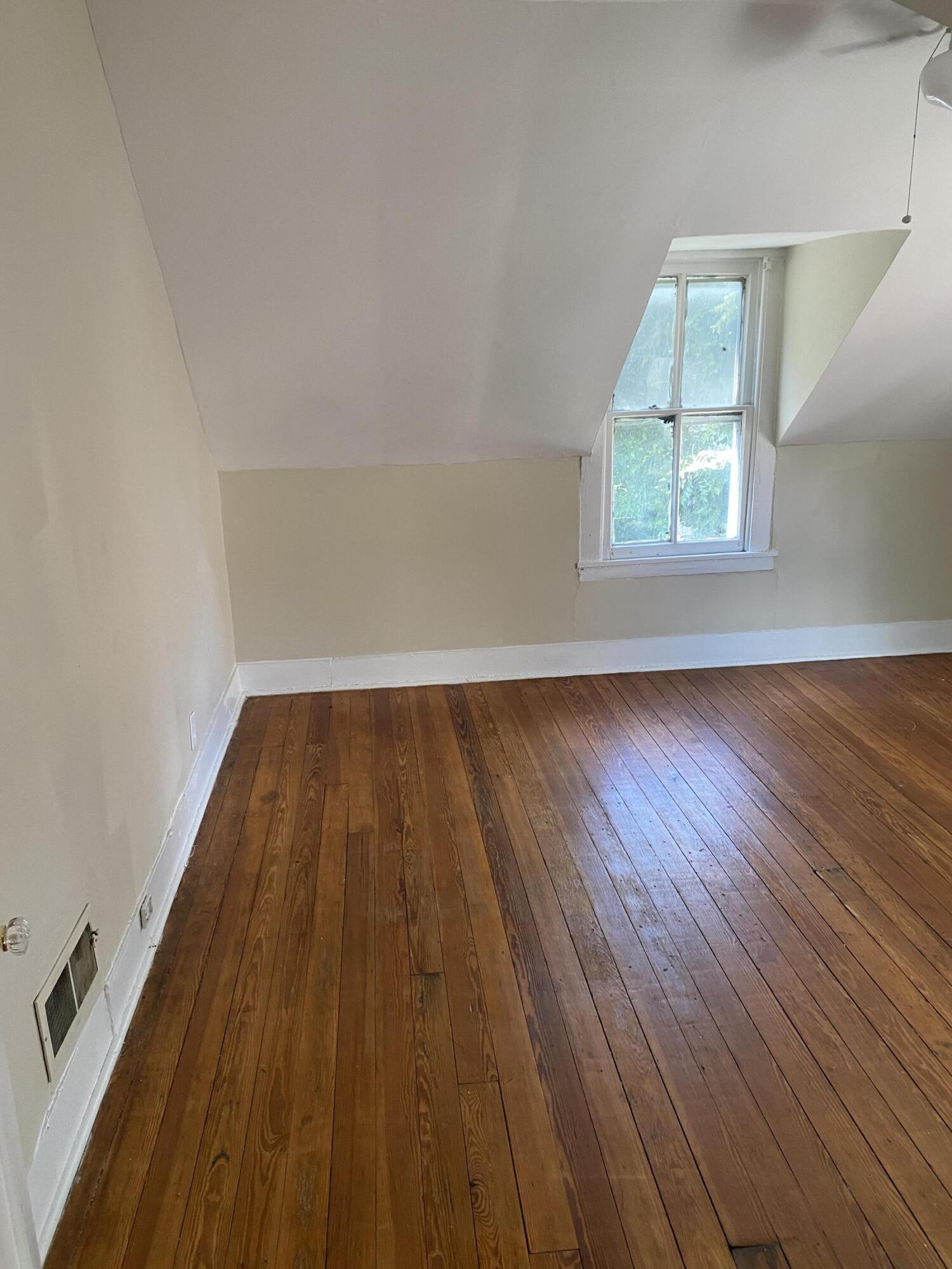 310 Steele Street Property Photo 38