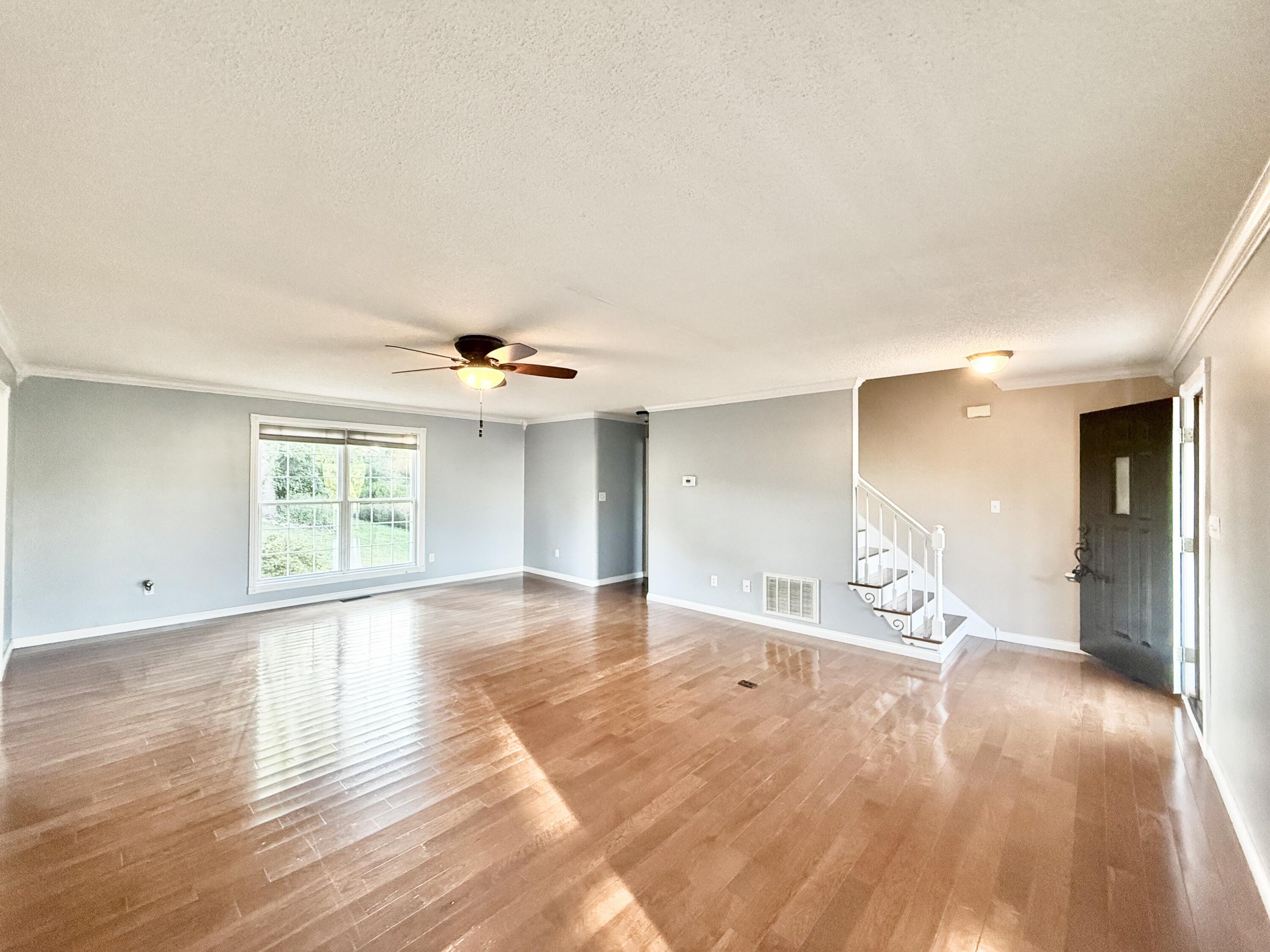 109 Oakview Drive Property Photo 10