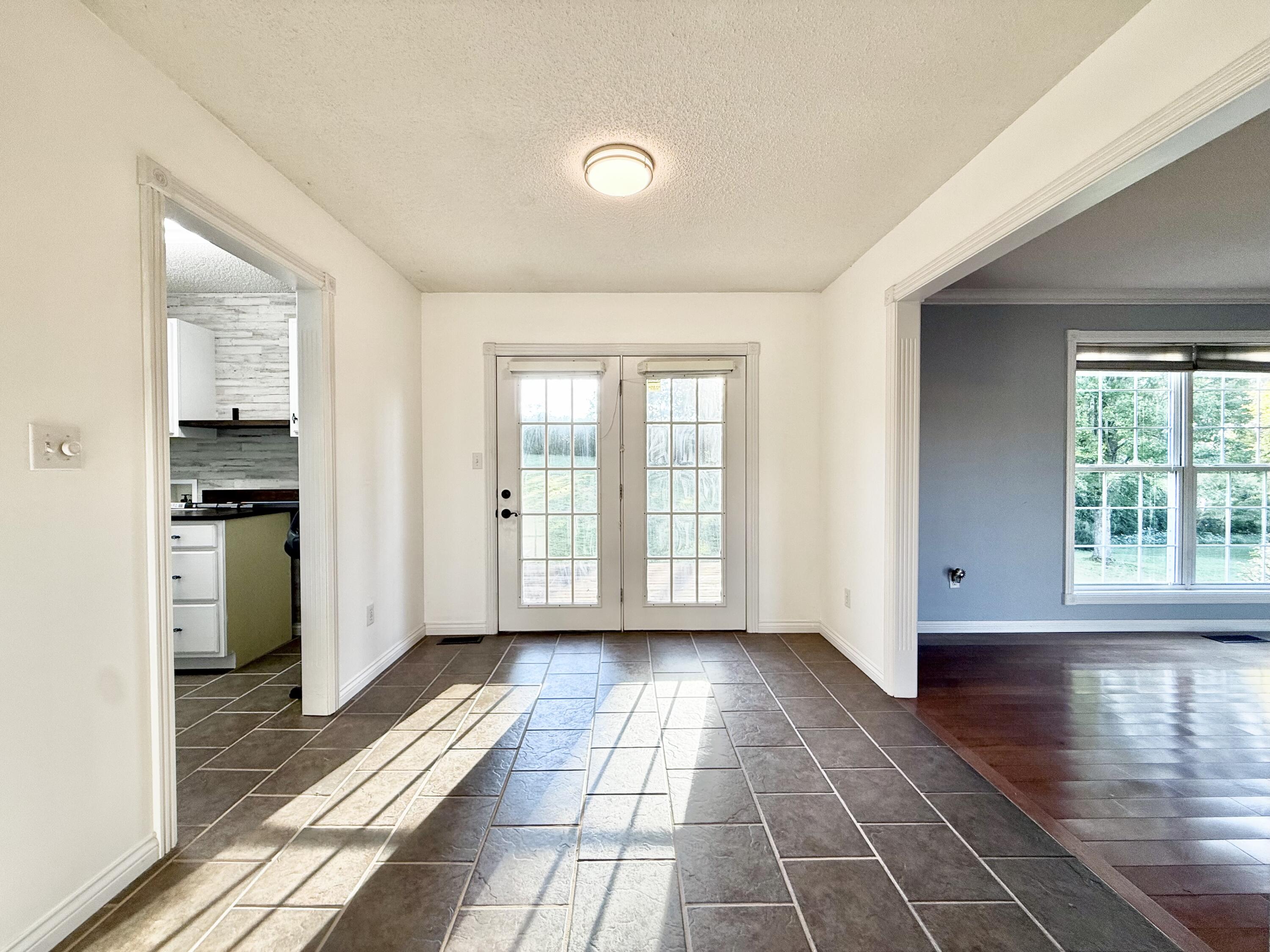 109 Oakview Drive Property Photo 12