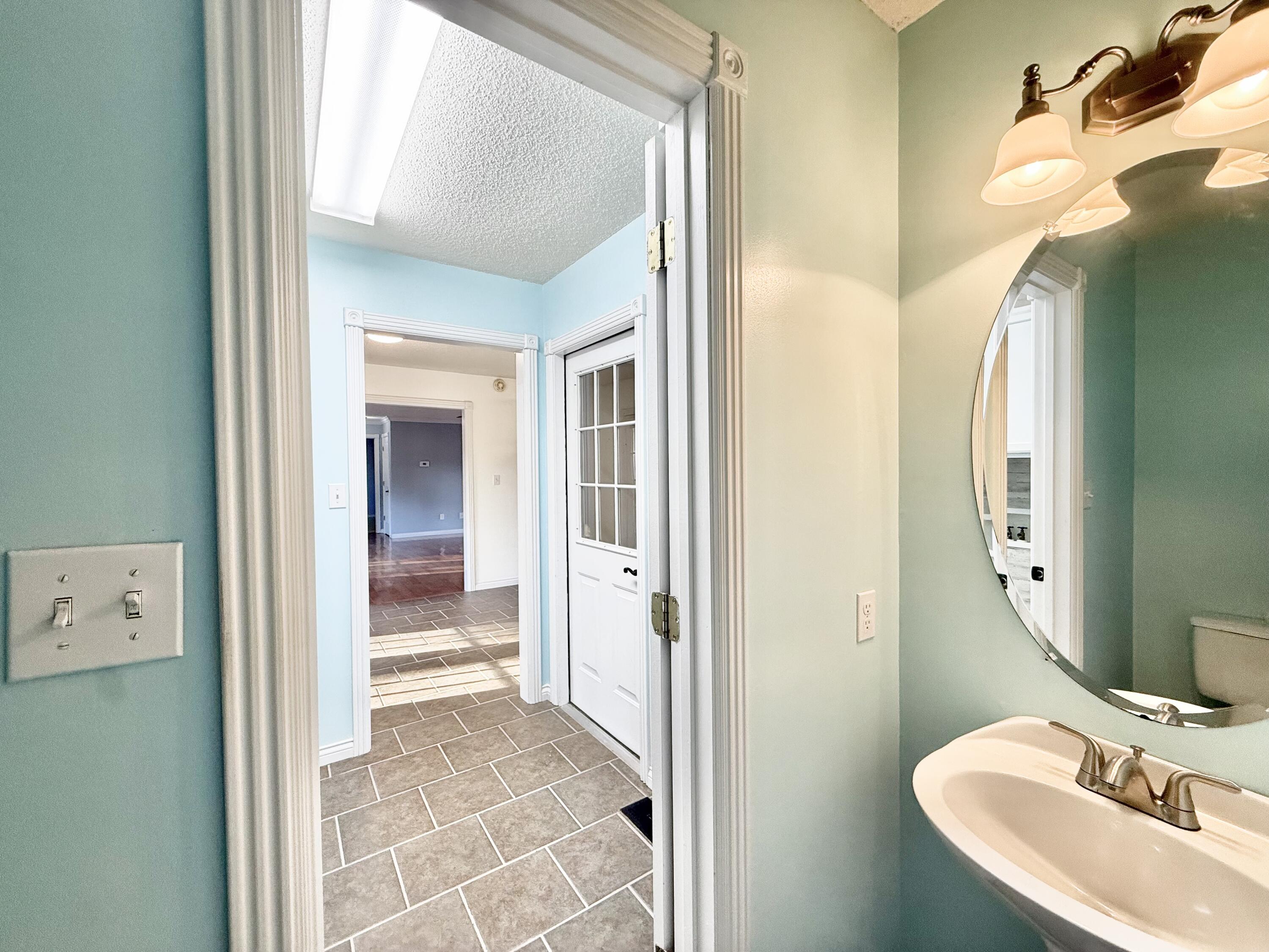 109 Oakview Drive Property Photo 17