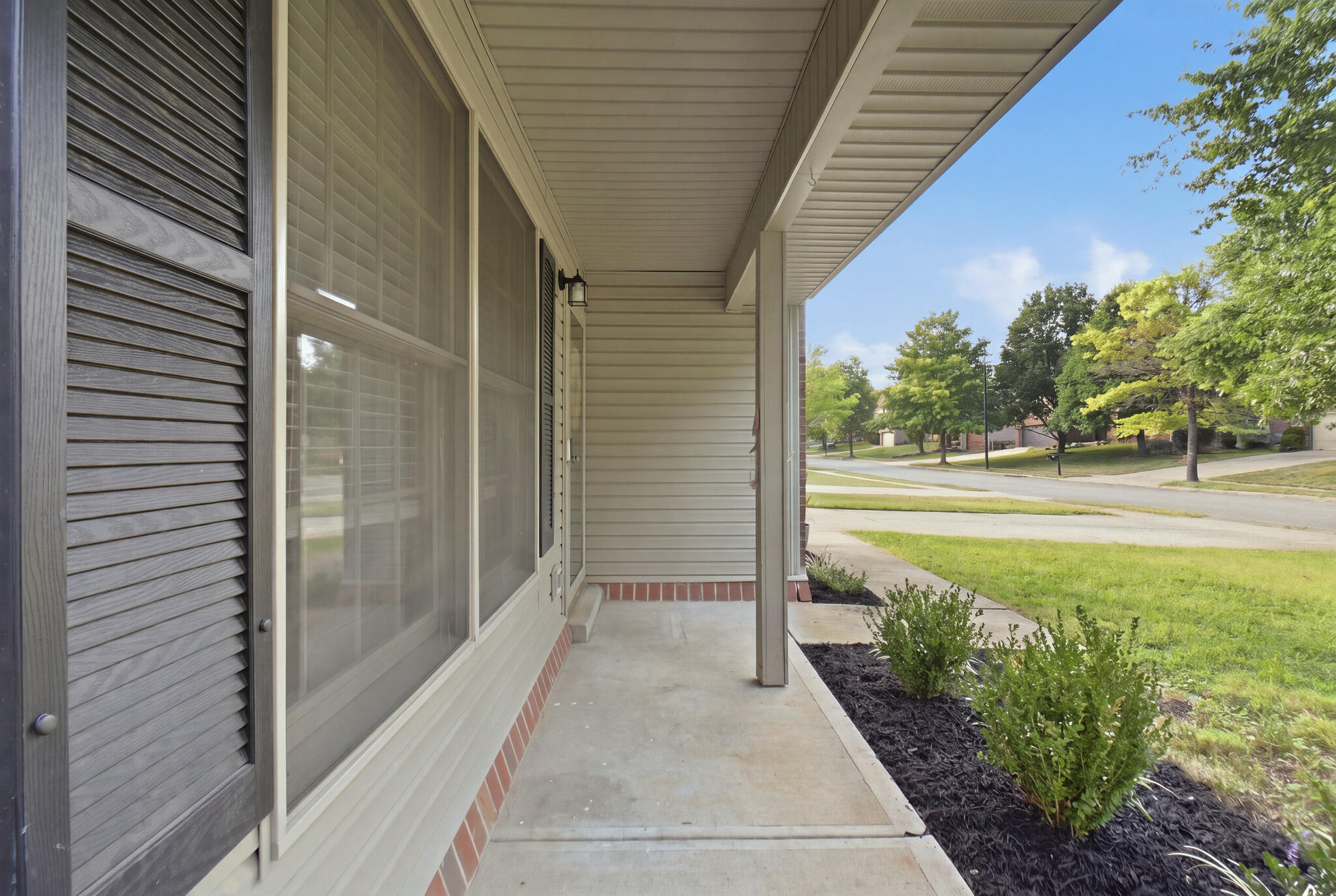464 Amberley Drive Property Photo 7