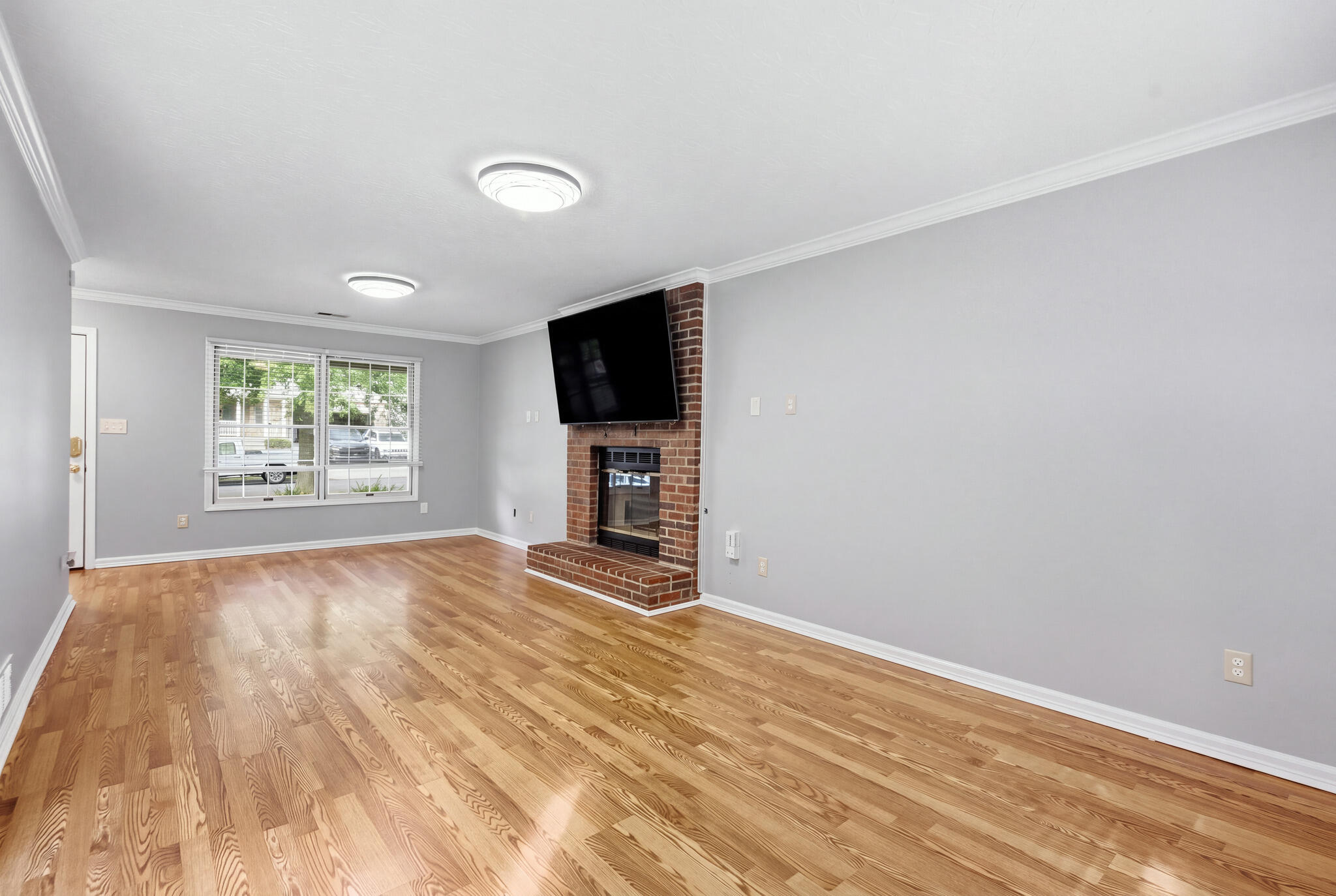 464 Amberley Drive Property Photo 11