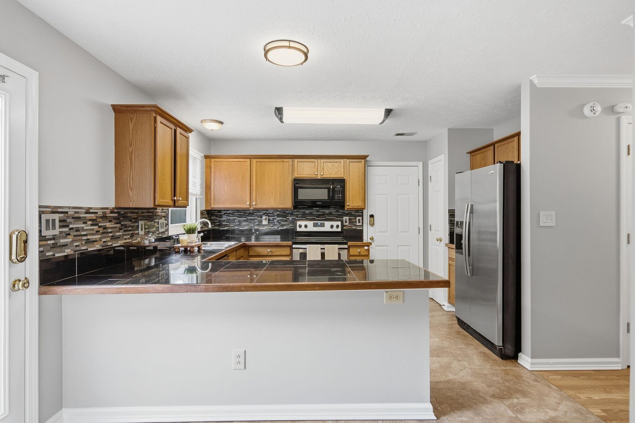 464 Amberley Drive Property Photo 14