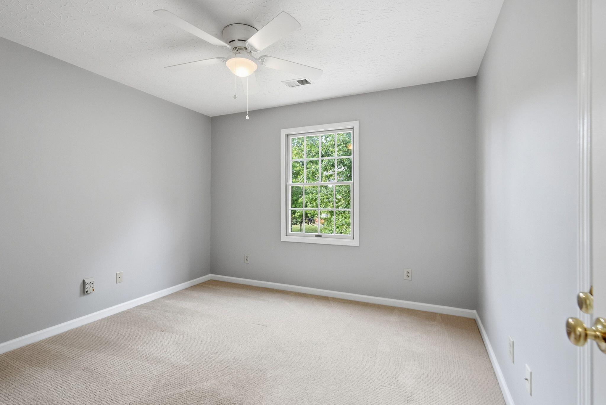464 Amberley Drive Property Photo 24