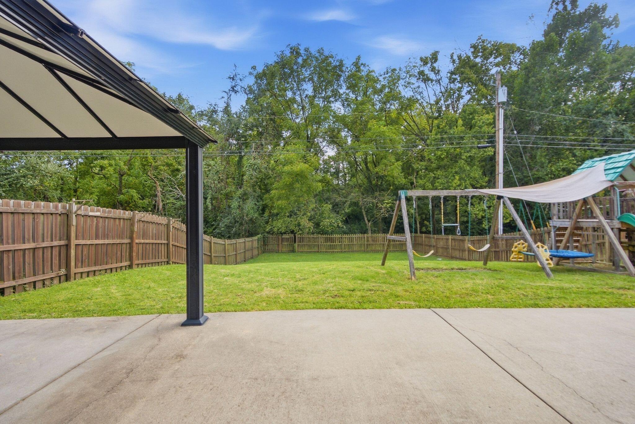 464 Amberley Drive Property Photo 36