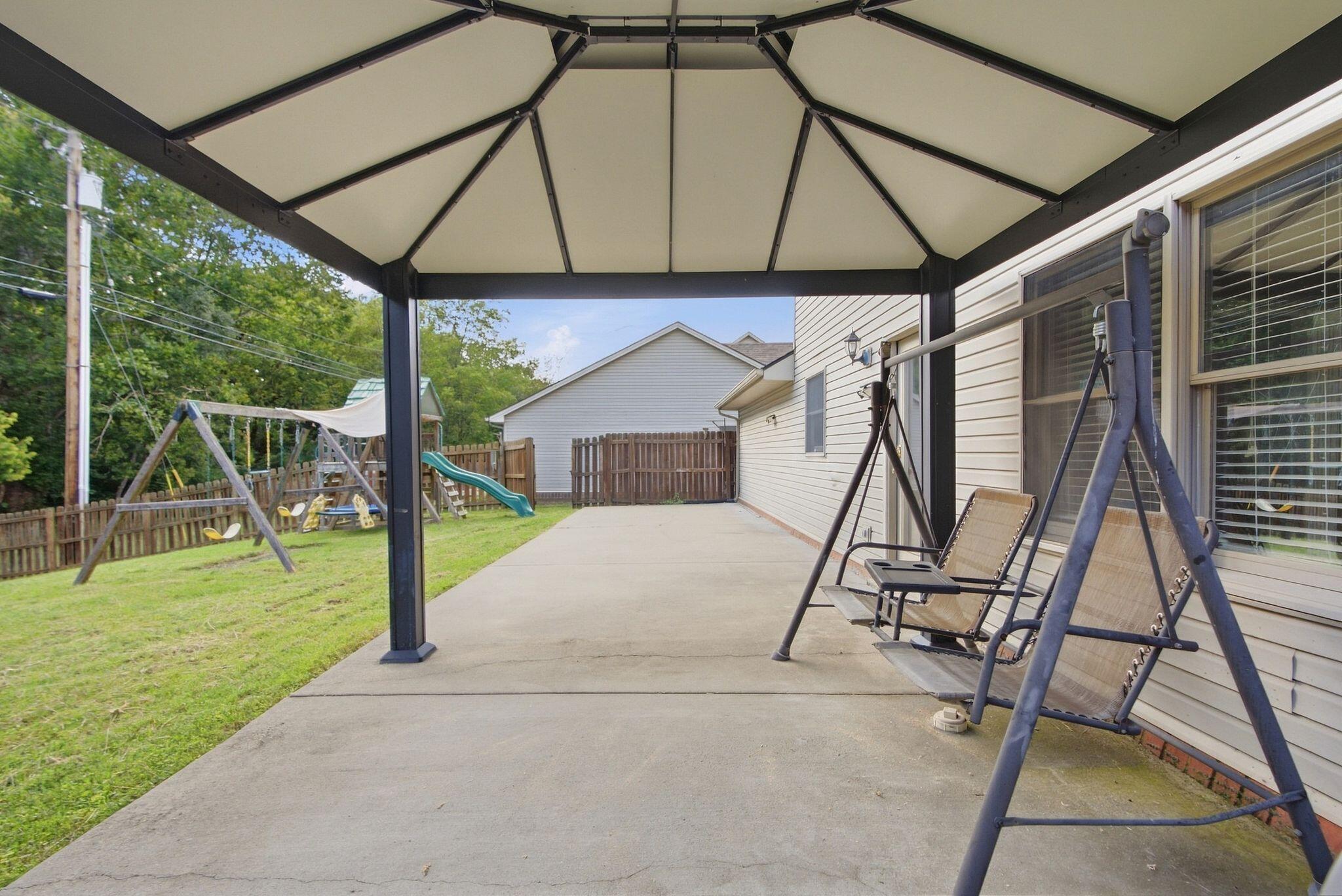 464 Amberley Drive Property Photo 37