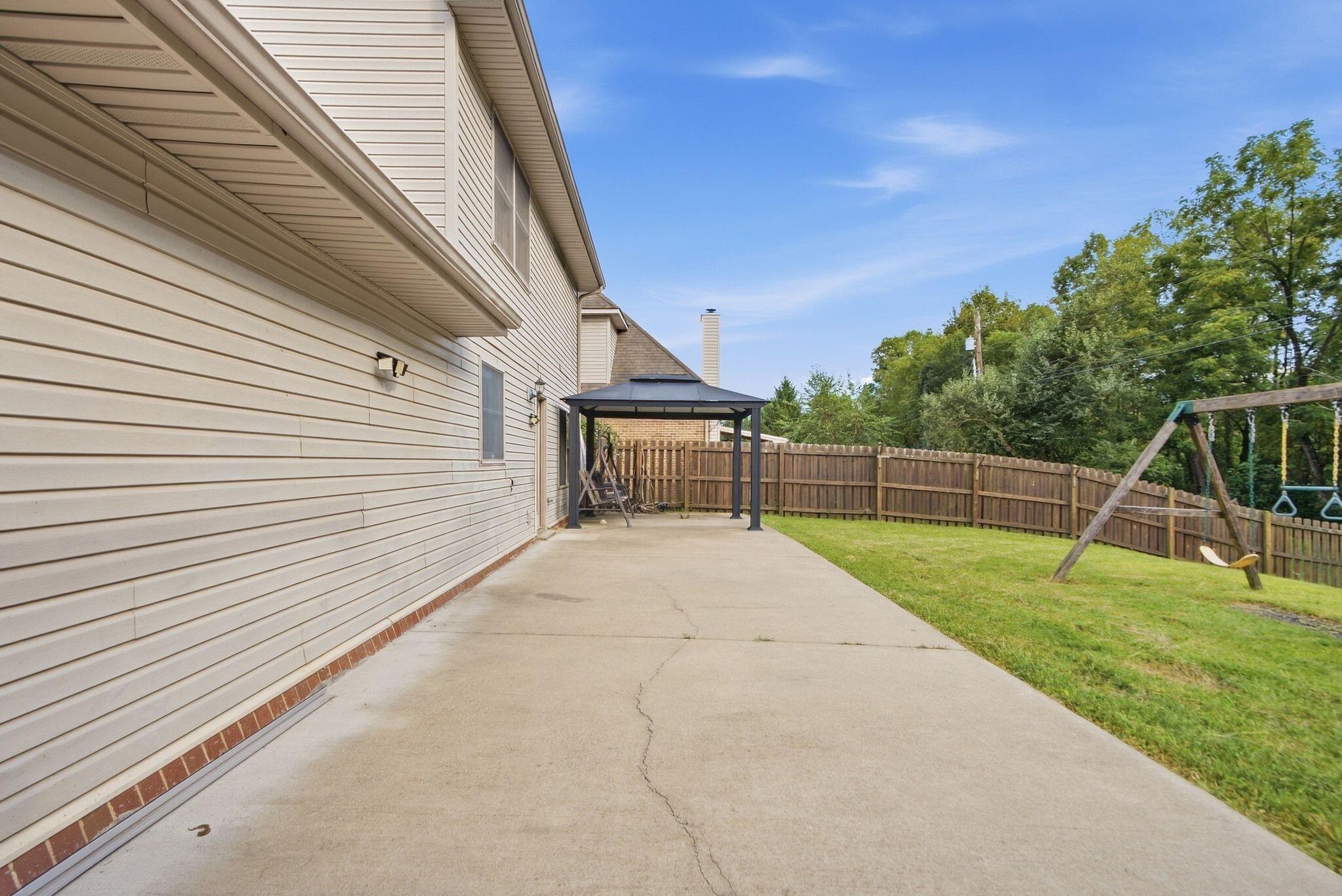 464 Amberley Drive Property Photo 38