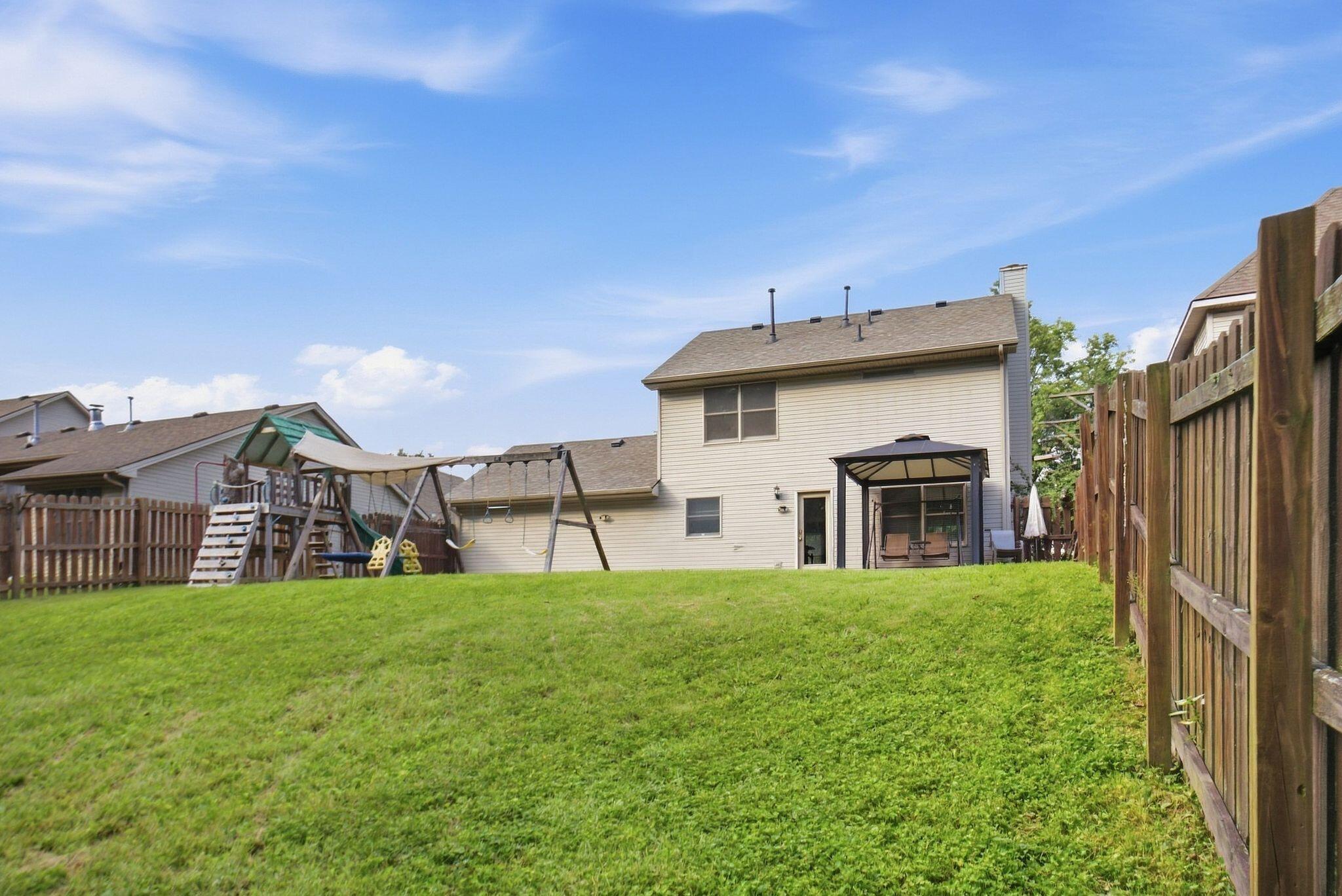 464 Amberley Drive Property Photo 39