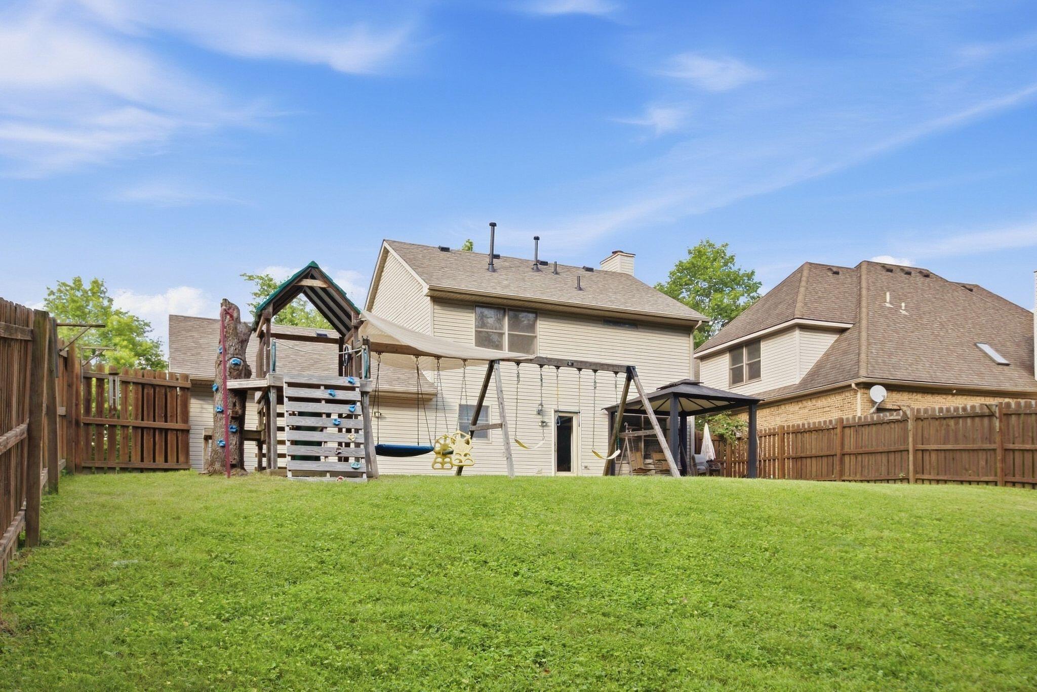 464 Amberley Drive Property Photo 42