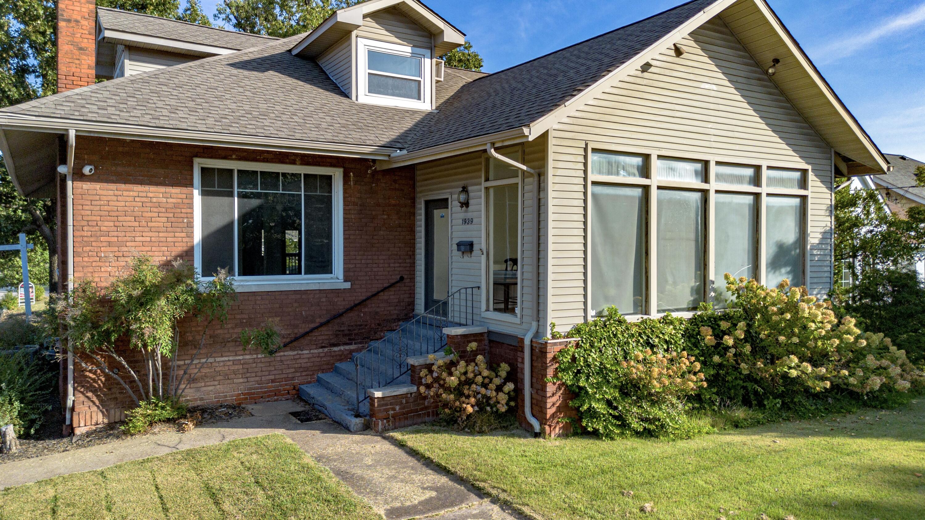 1939 Kentucky Avenue Property Photo 2