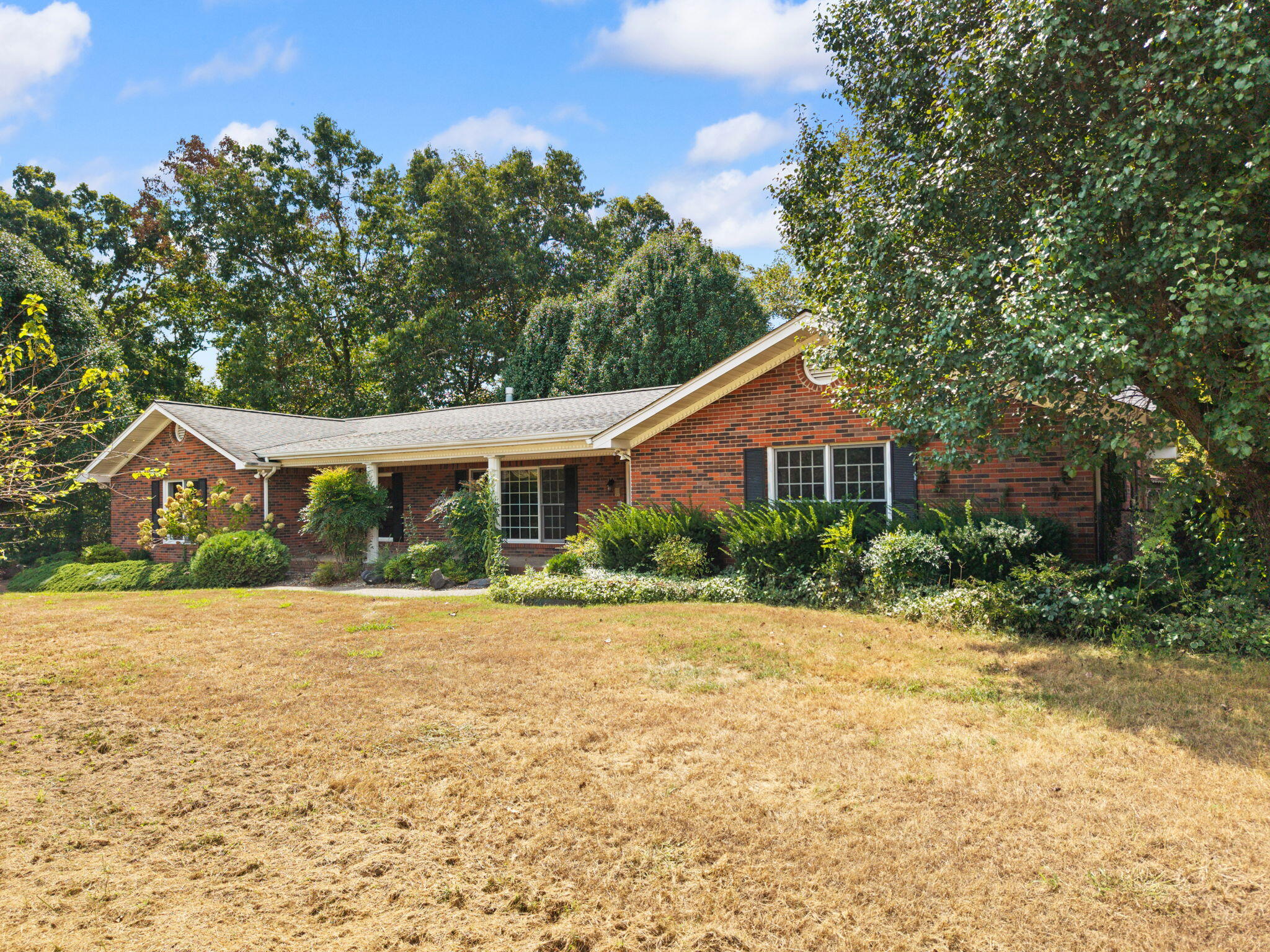907 Court Road Property Photo 5