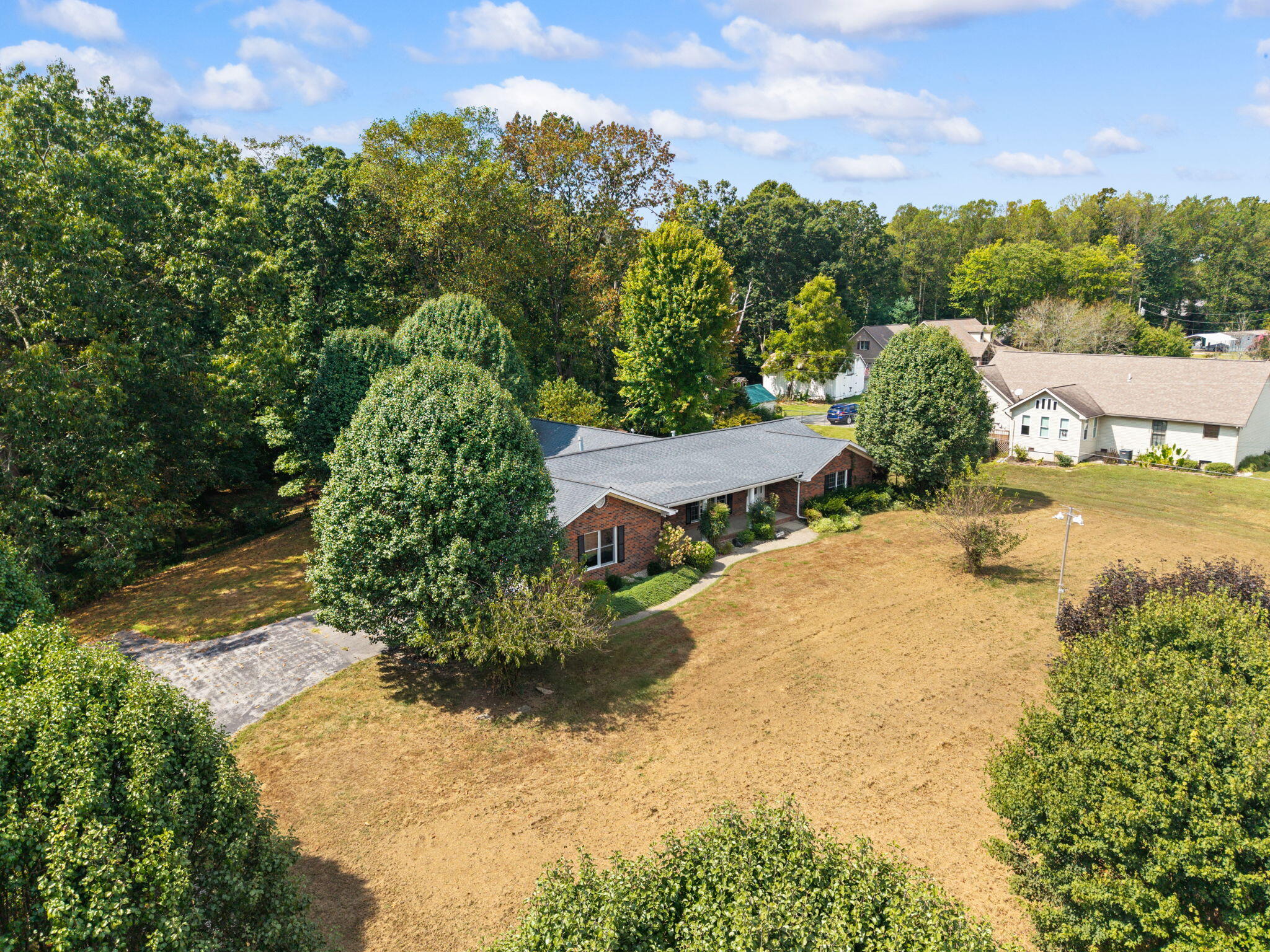 907 Court Road Property Photo 6